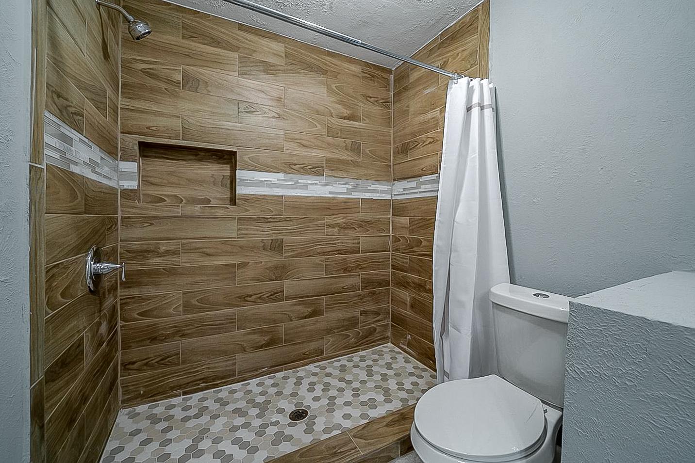 Bathroom(s)