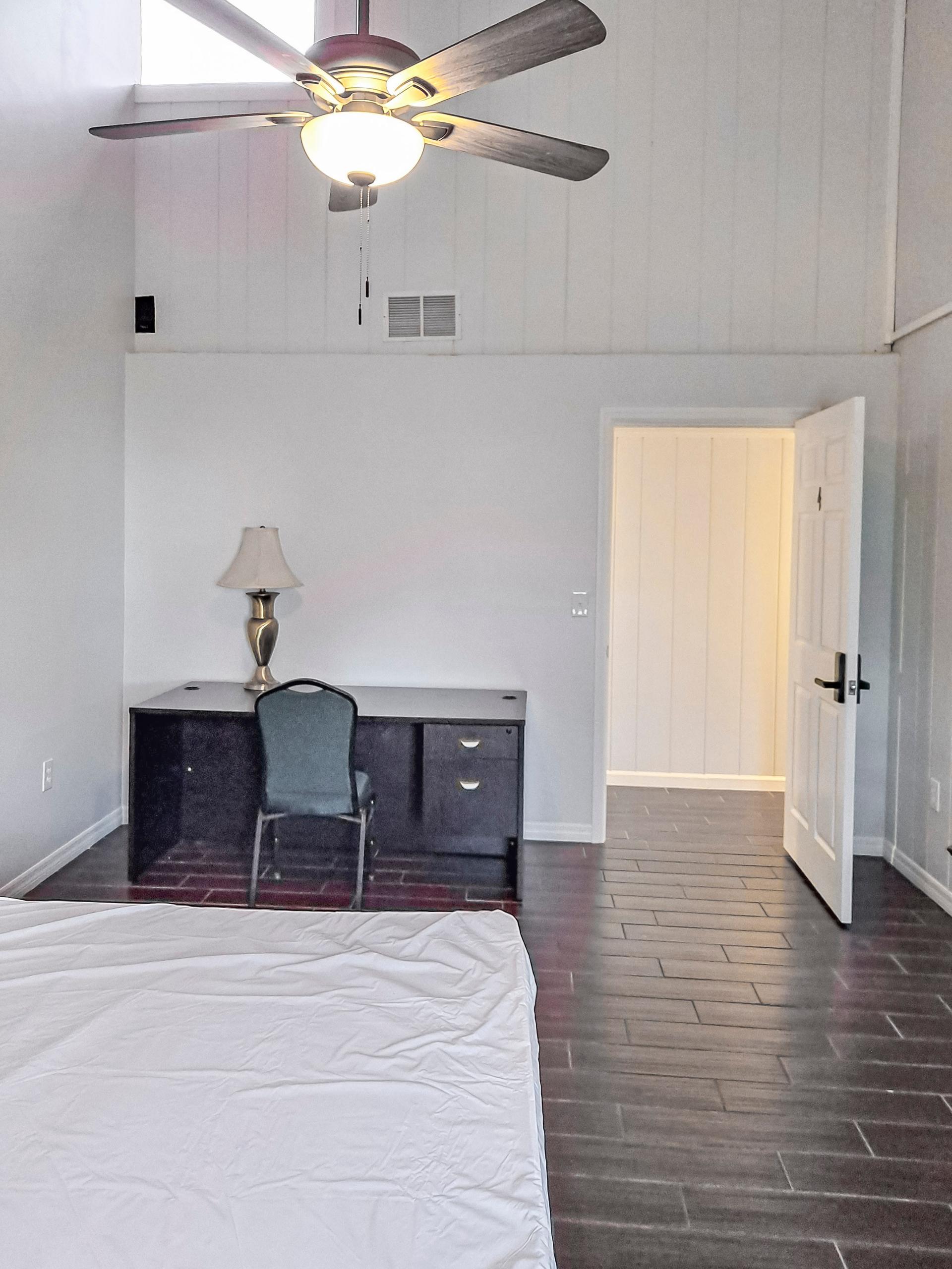 bedroom, detected:ceiling fan, bed