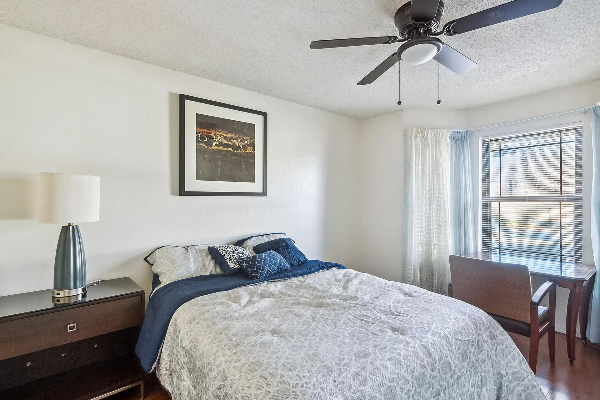 bedroom, detected:ceiling fan, bed
