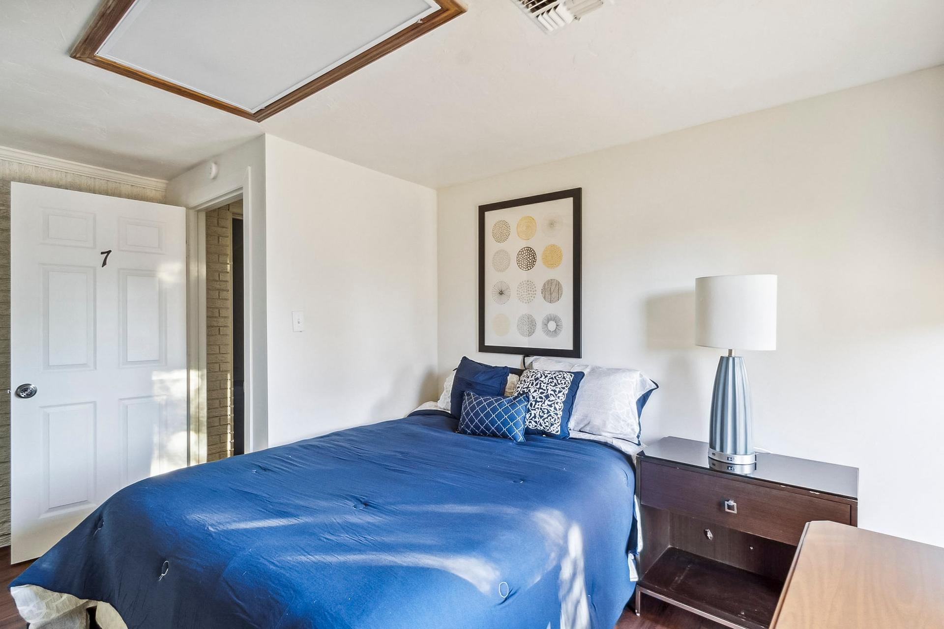 bedroom, detected:bed, ceiling fan