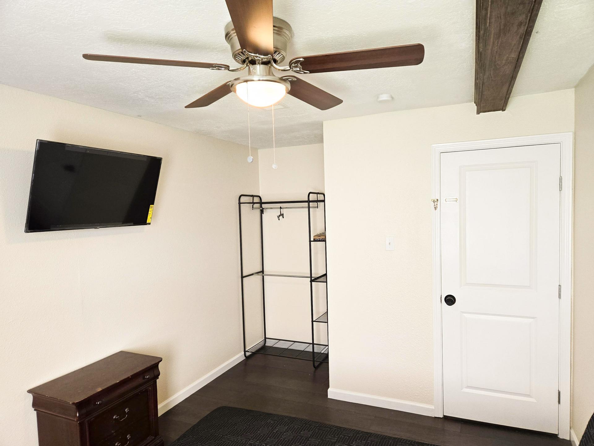 living_room, detected:ceiling fan, window blind