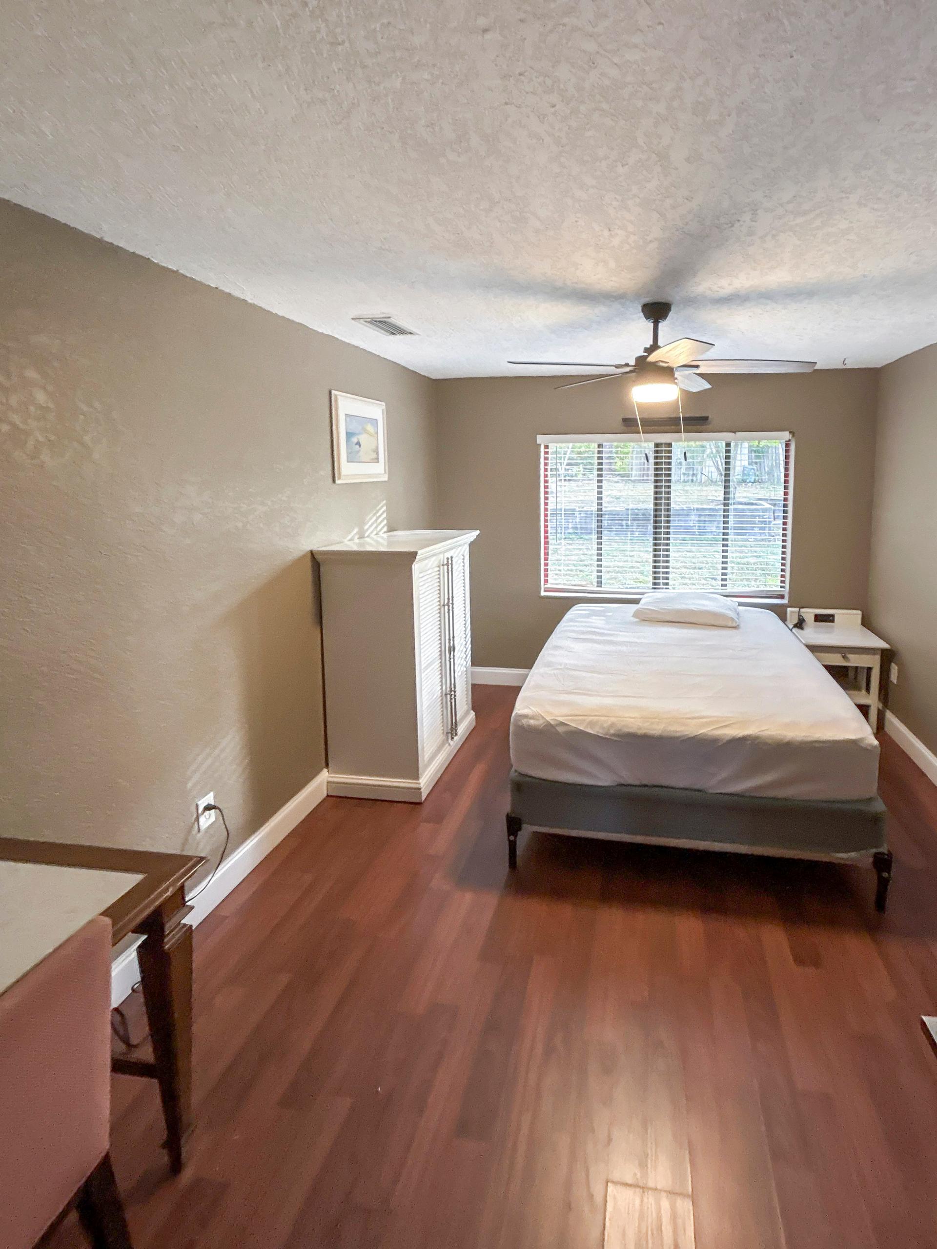 bedroom, detected:bed, window blind