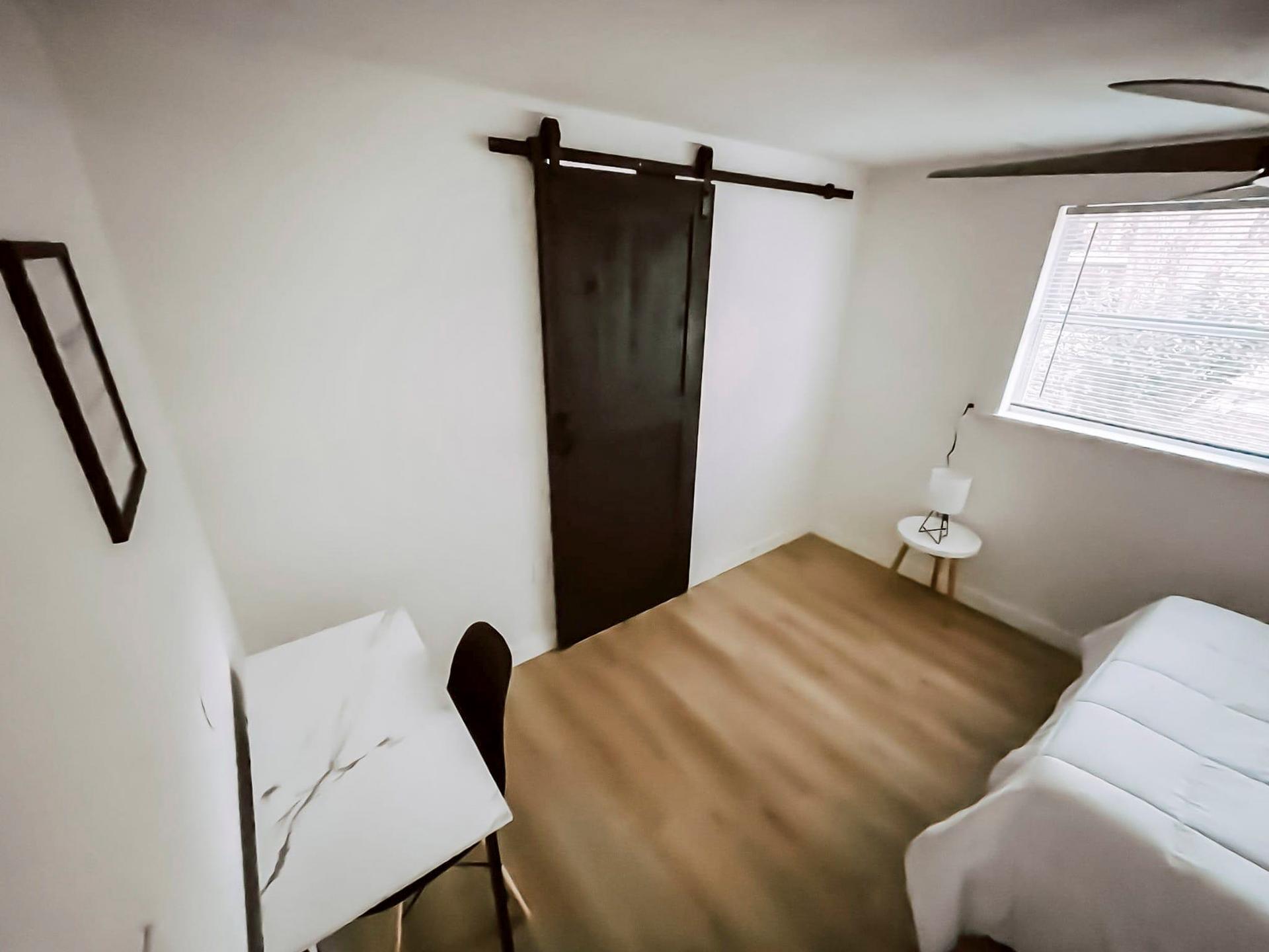 bedroom, detected:bed