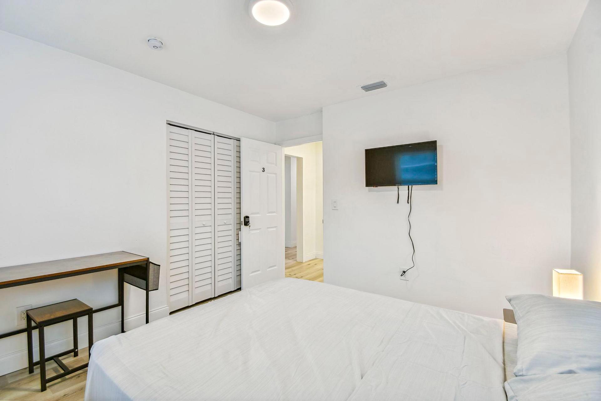 bedroom, detected:bed