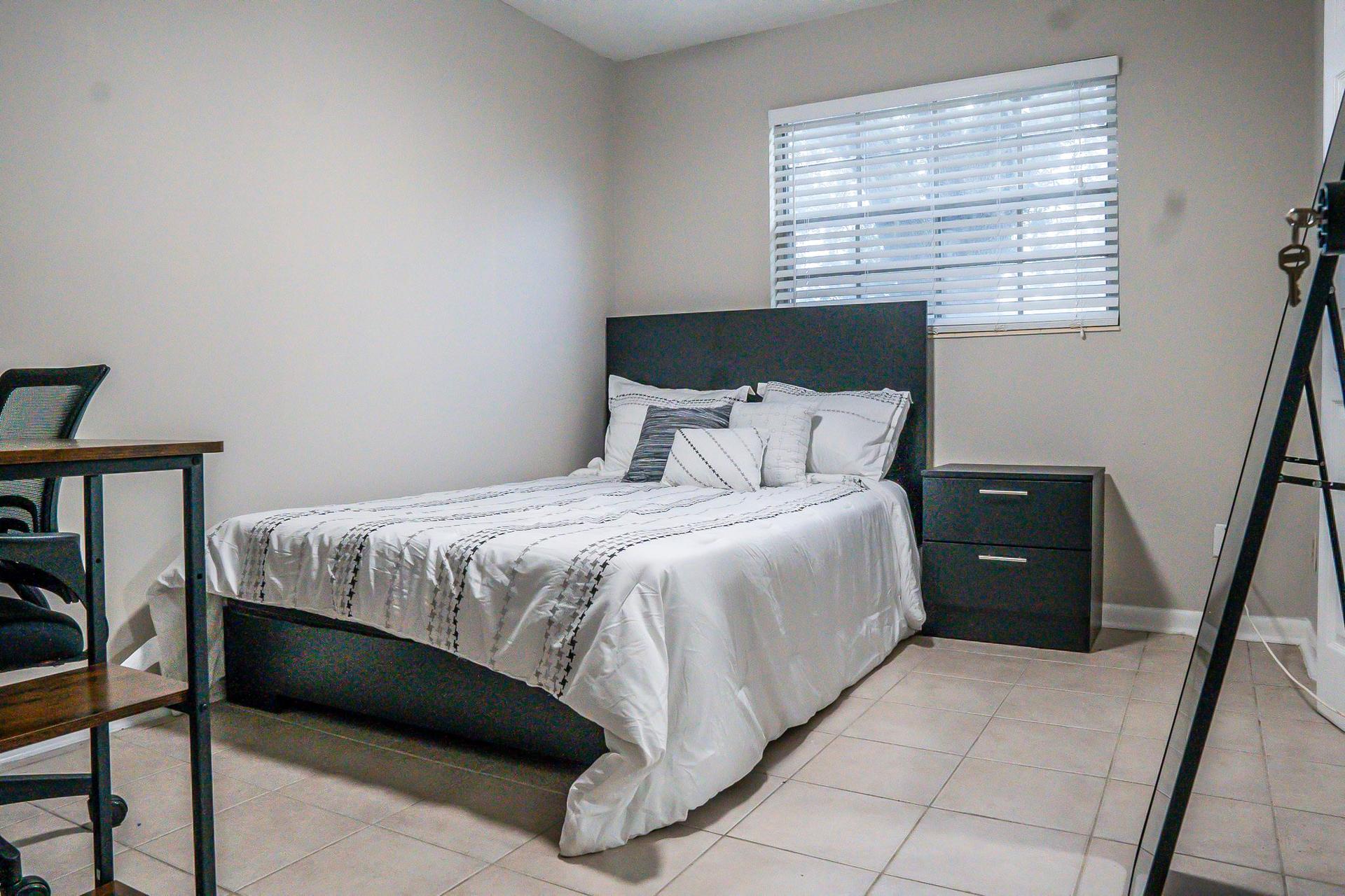 bedroom, detected:bed, window blind