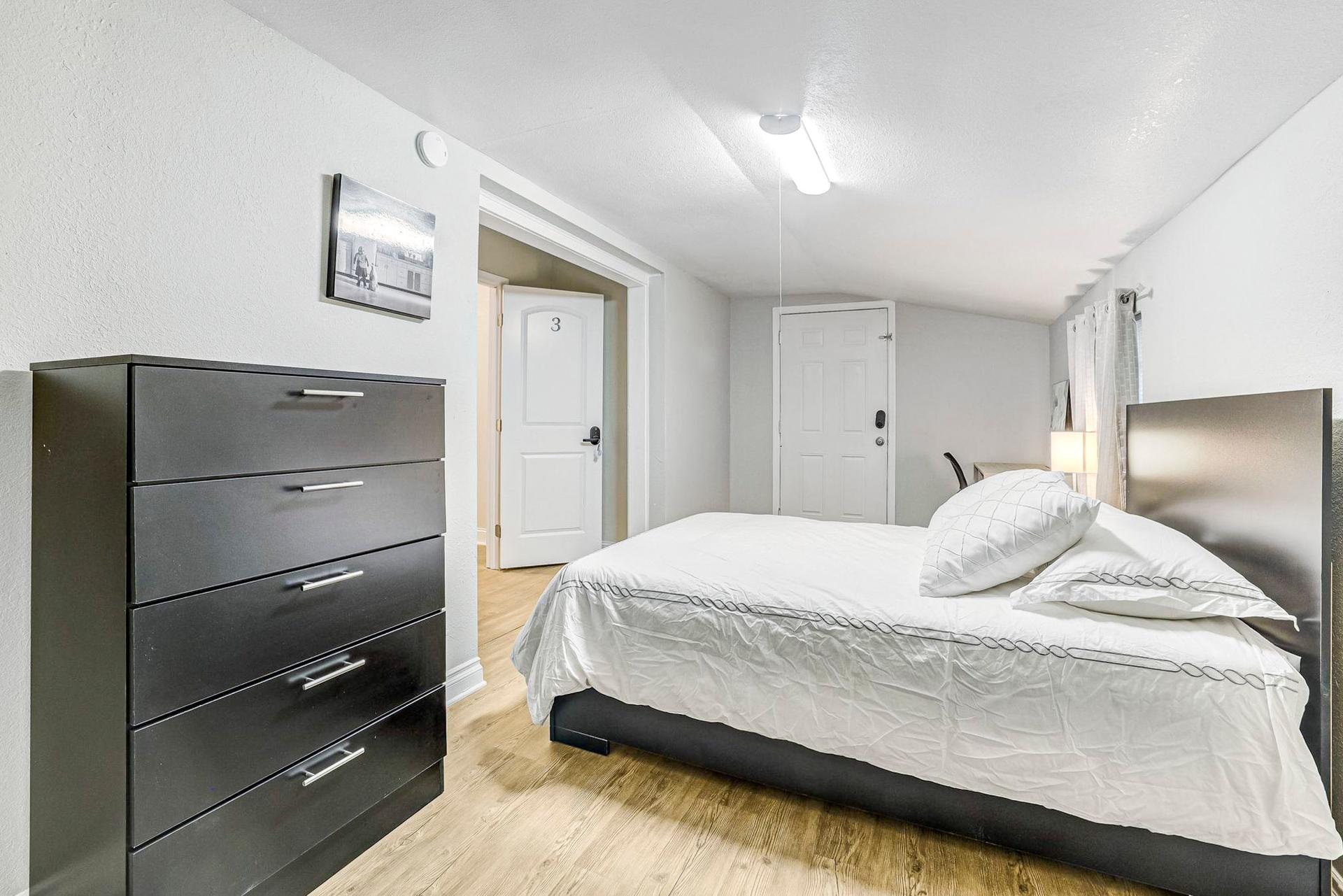 bedroom, detected:bed