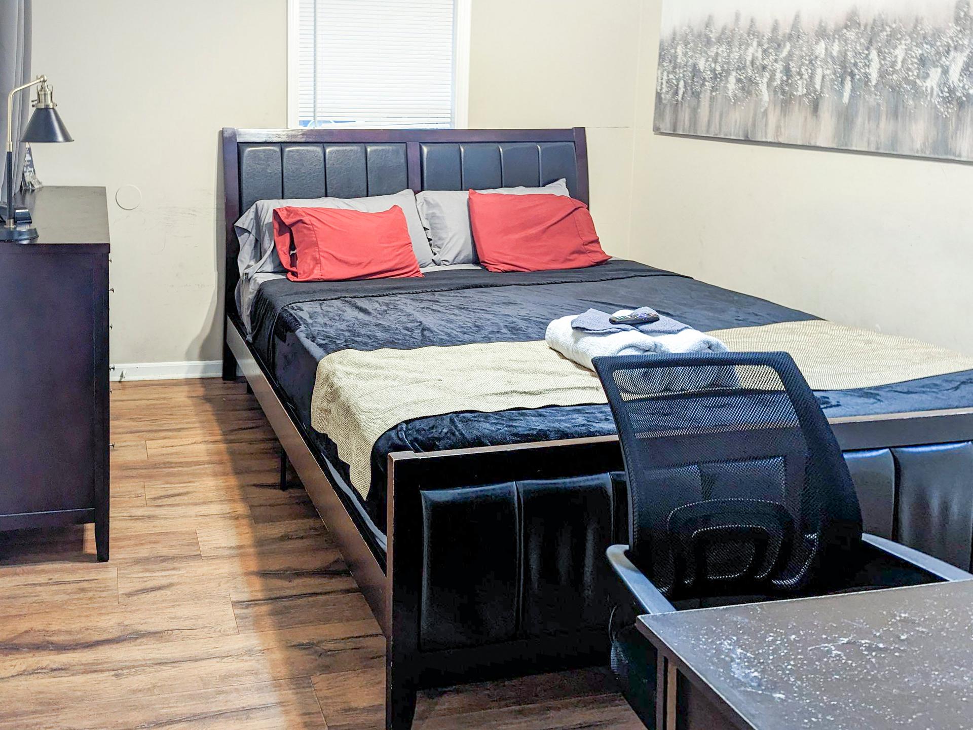 bedroom, detected:bed, window blind