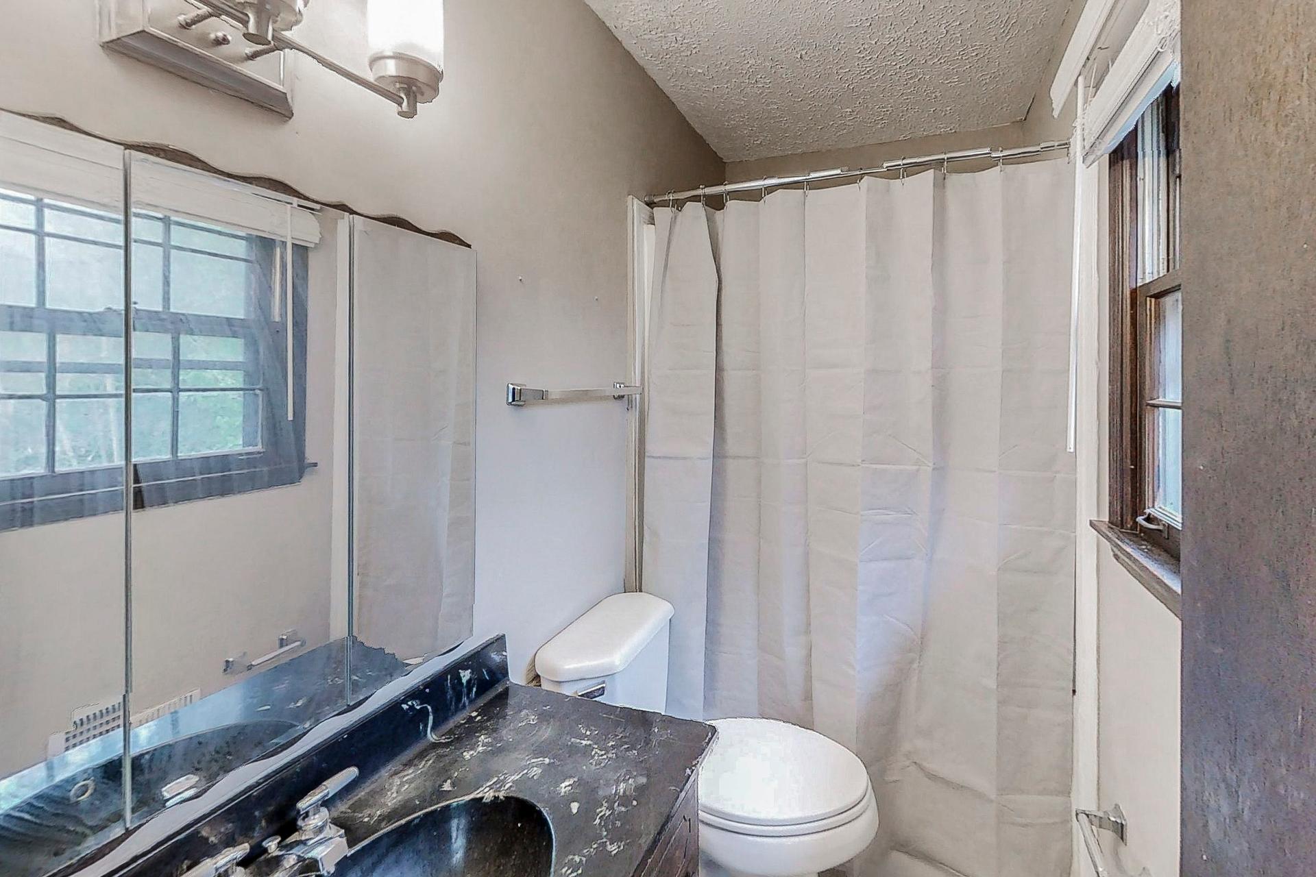 bathroom, detected:bathtub, shower