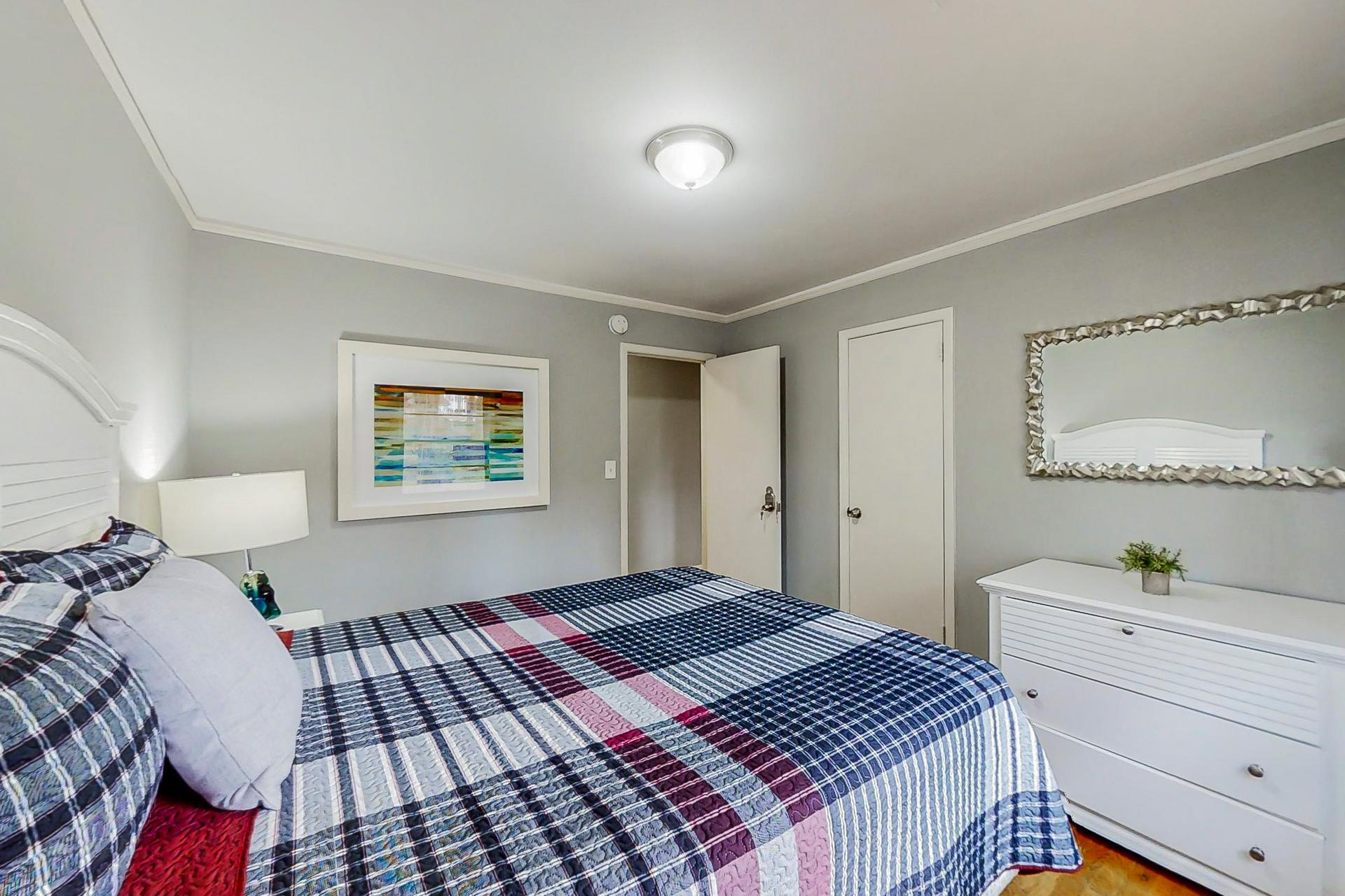 bedroom, detected:bed