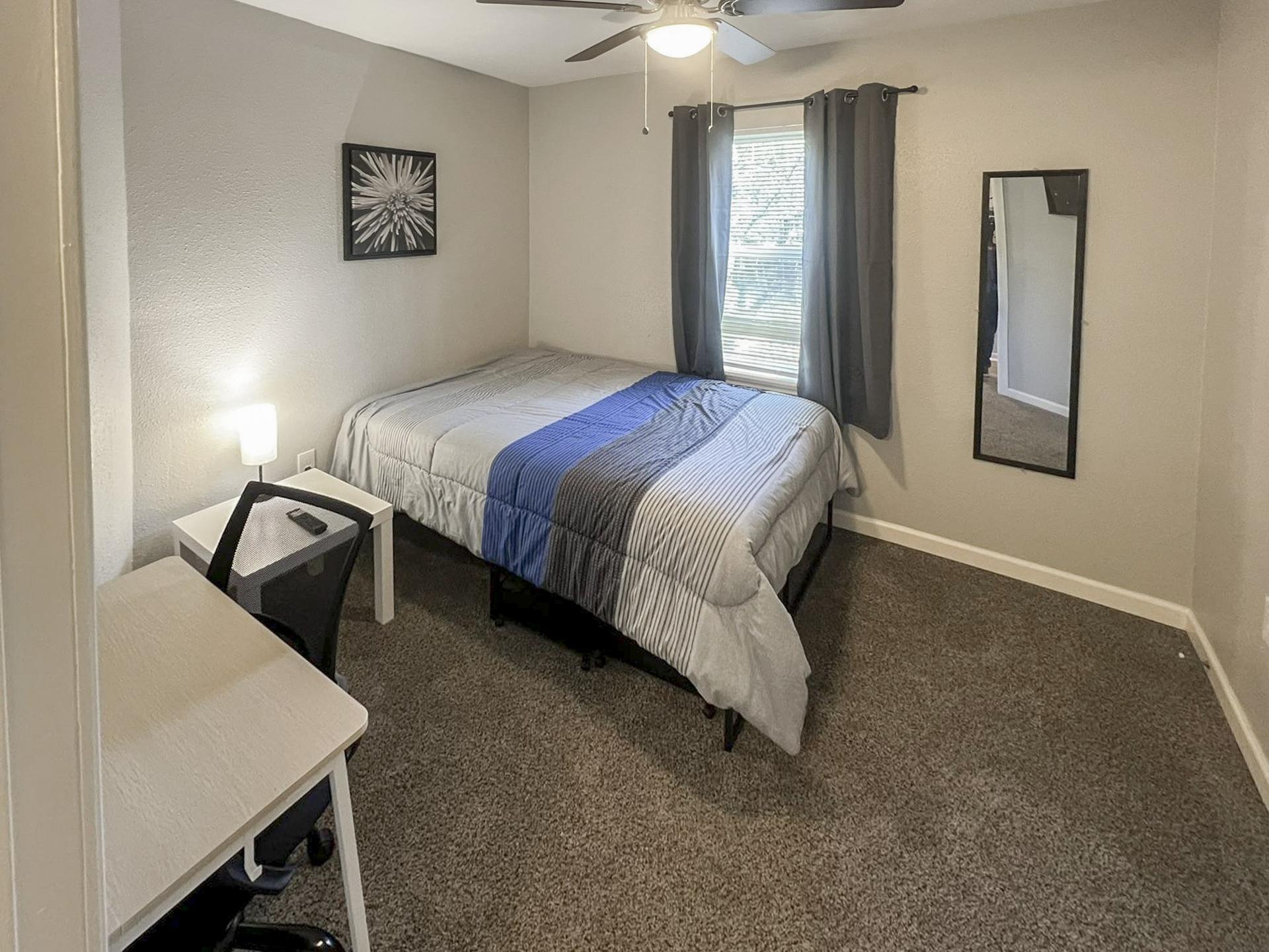 bedroom, detected:ceiling fan, bed