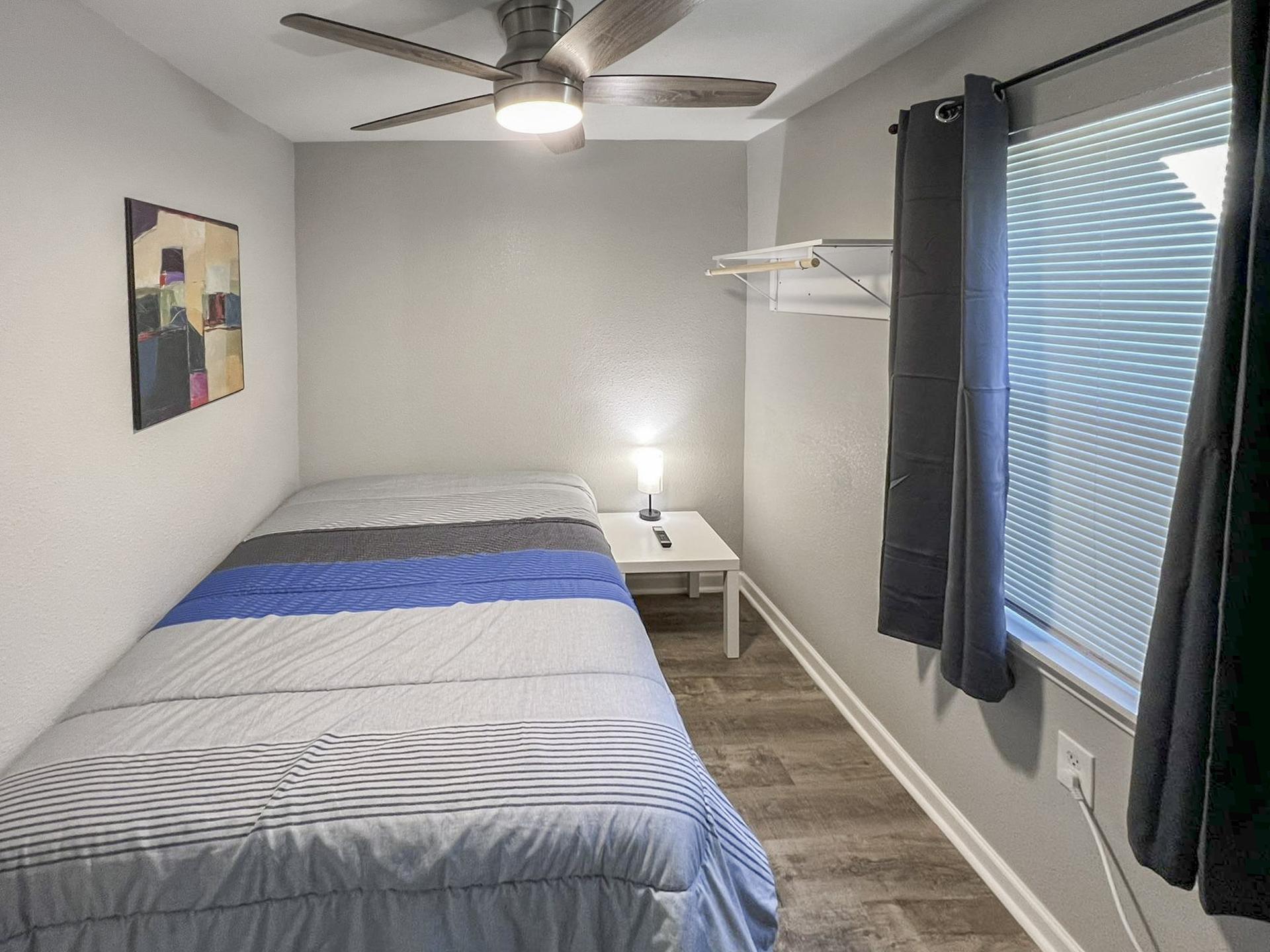 bedroom, detected:ceiling fan, bed, window blind