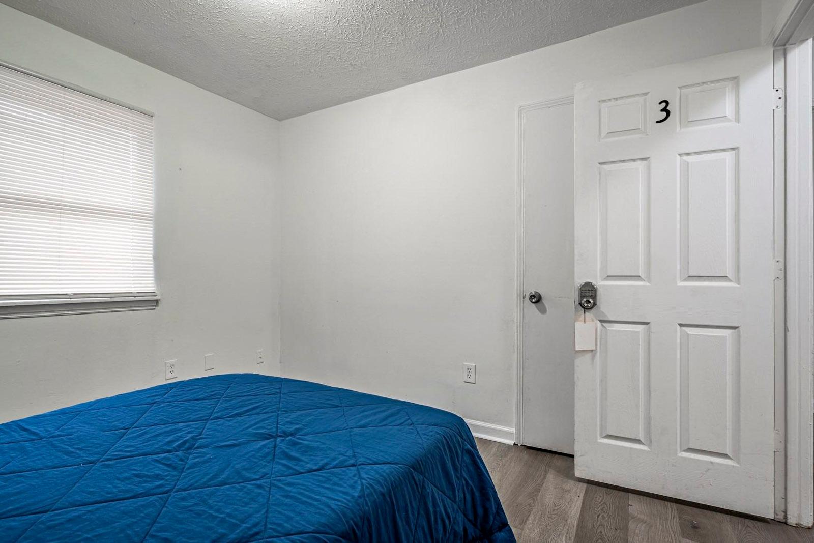 bedroom, detected:bed, window blind