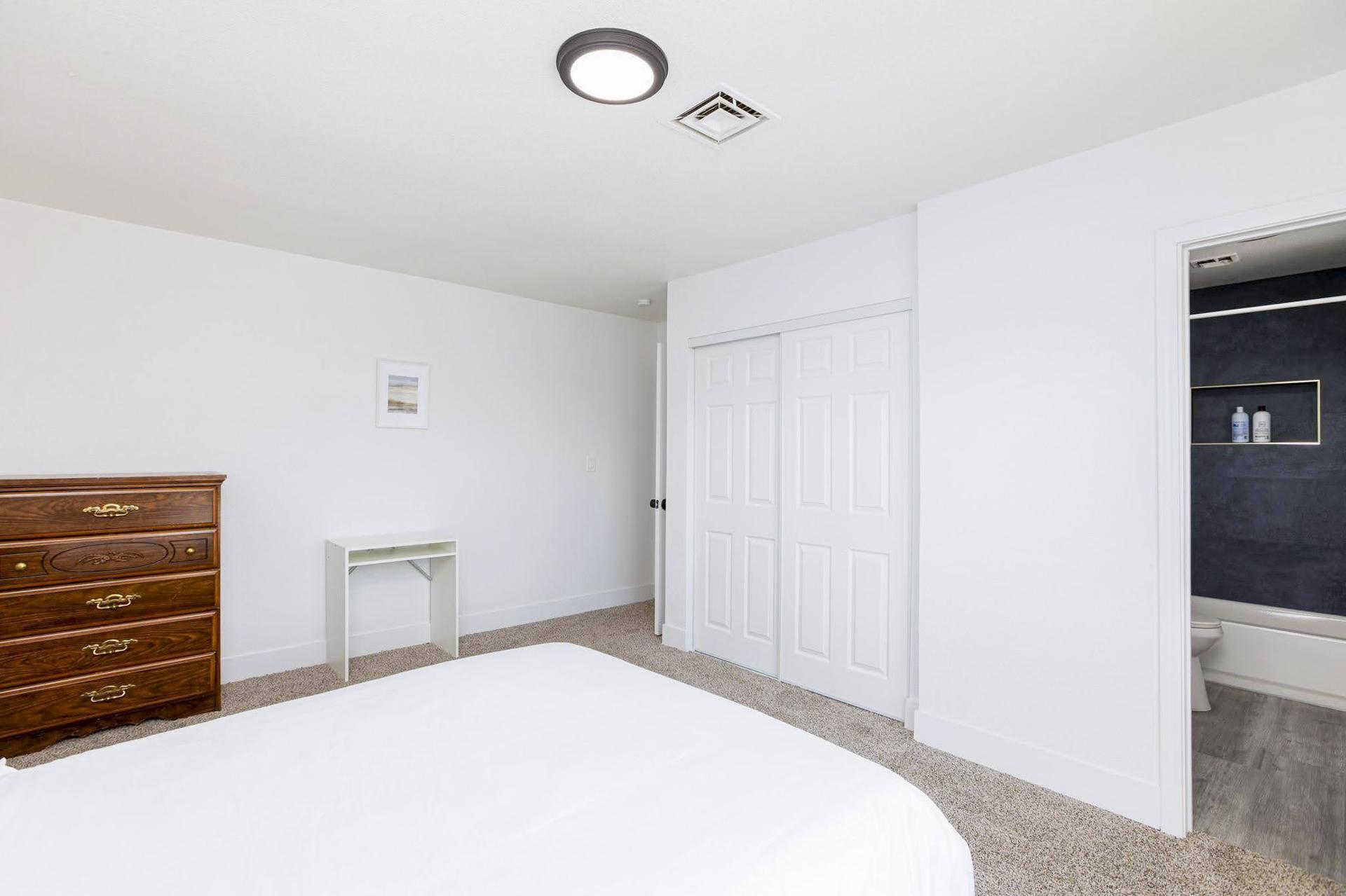 bedroom, detected:bed