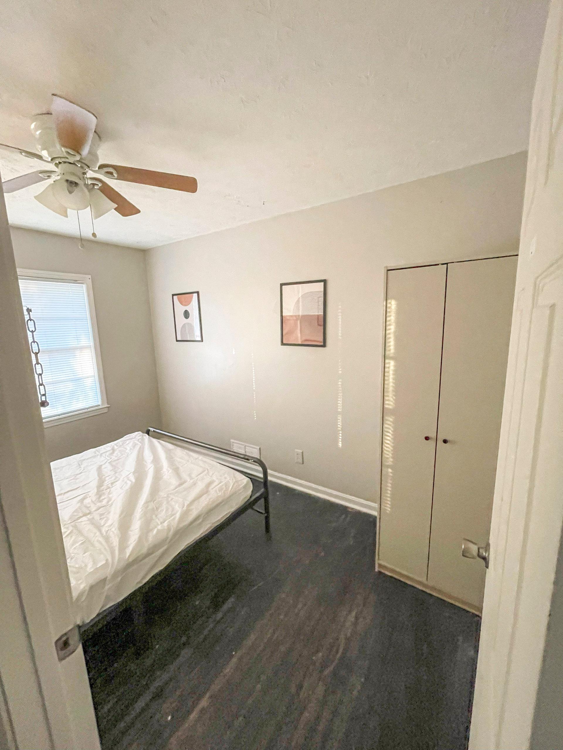 bedroom, detected:ceiling fan, bed, window blind