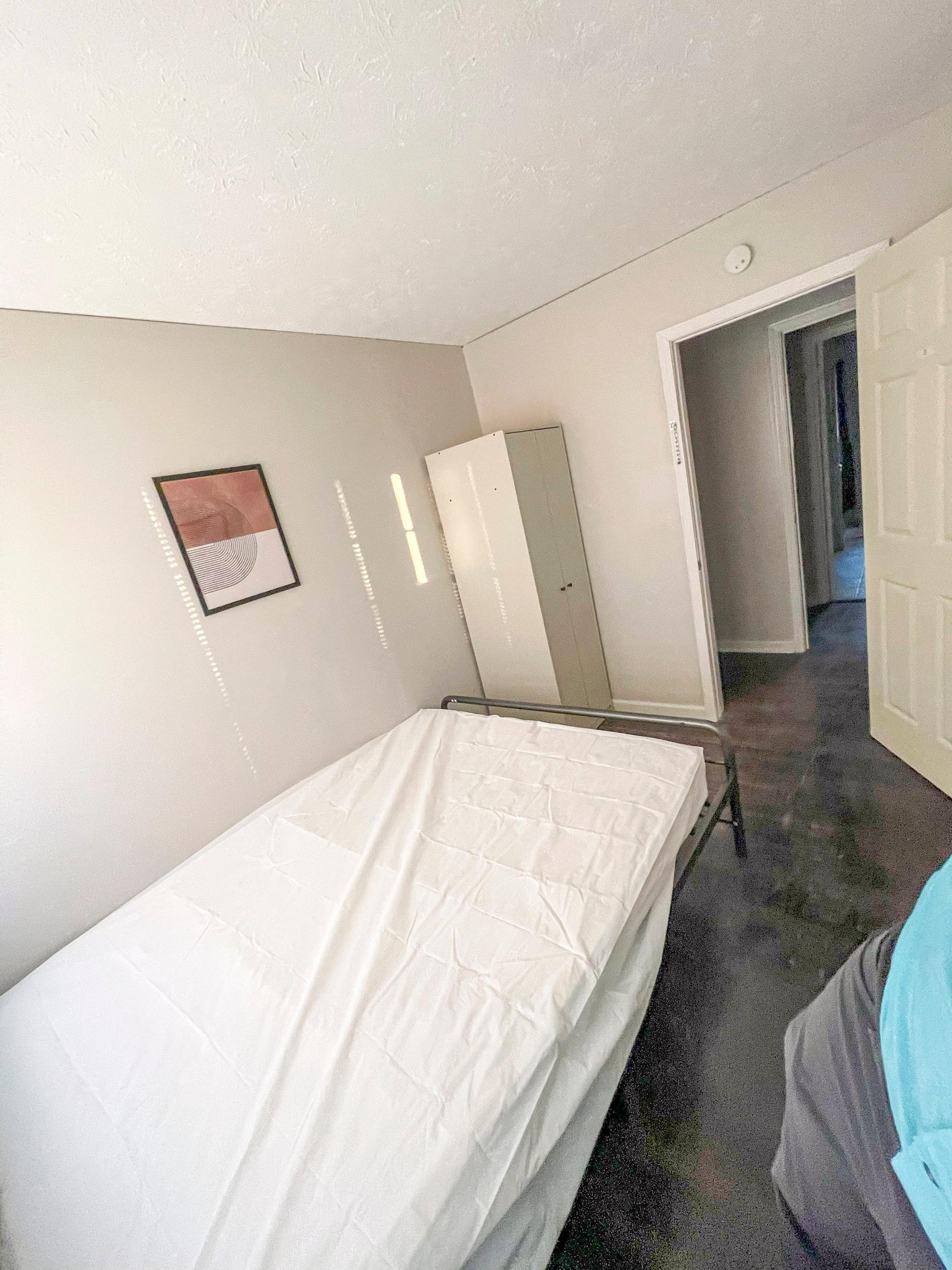bedroom, detected:bed