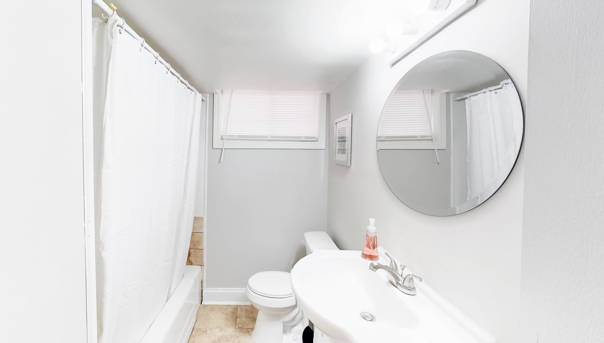 Bathroom(s)