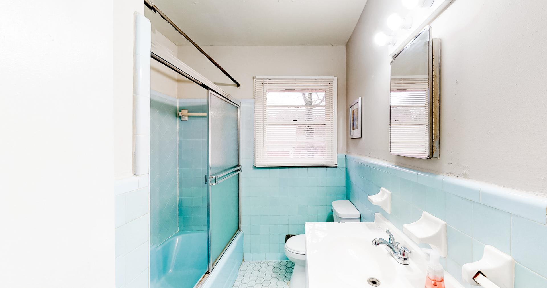 Bathroom(s)