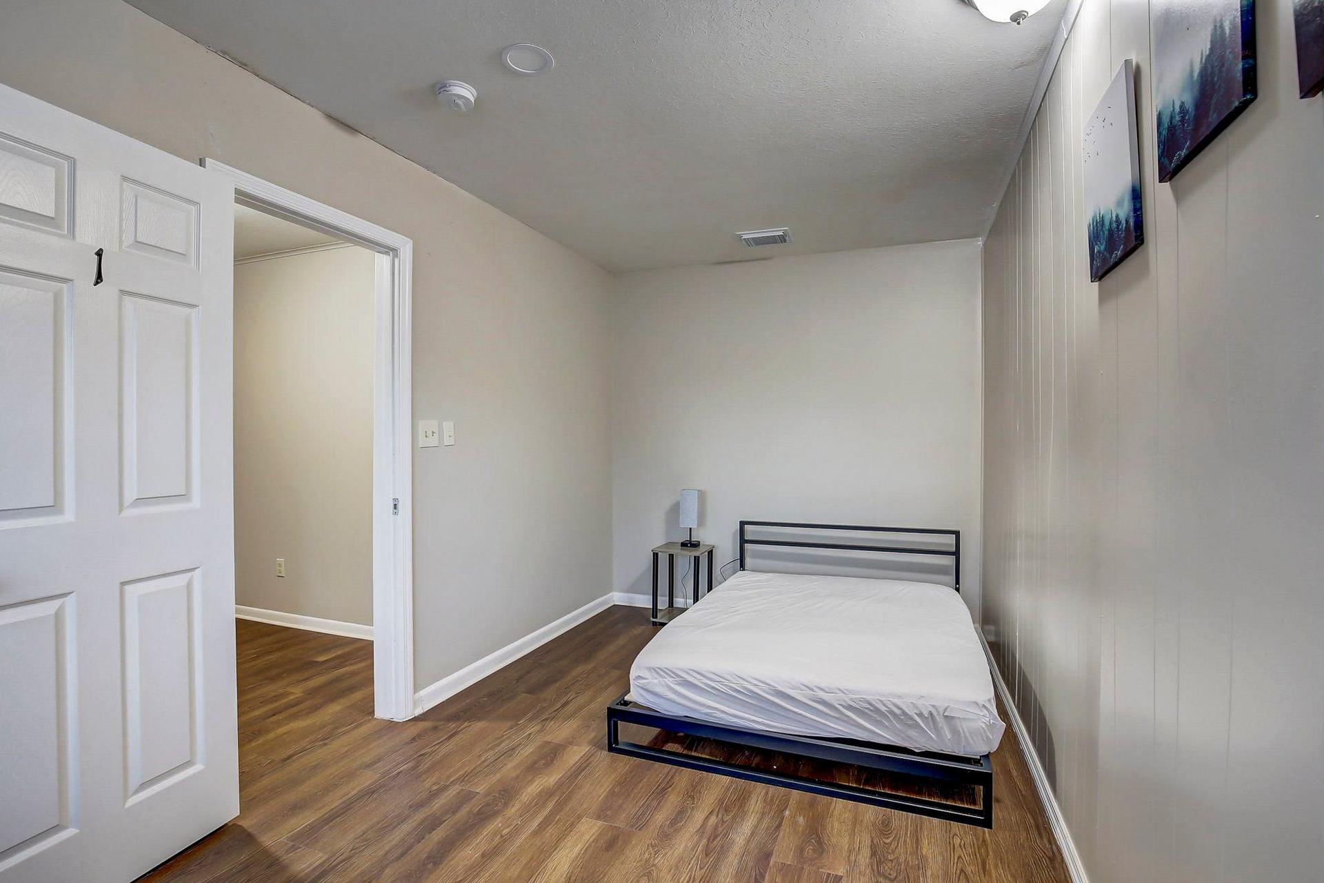 bedroom, detected:bed