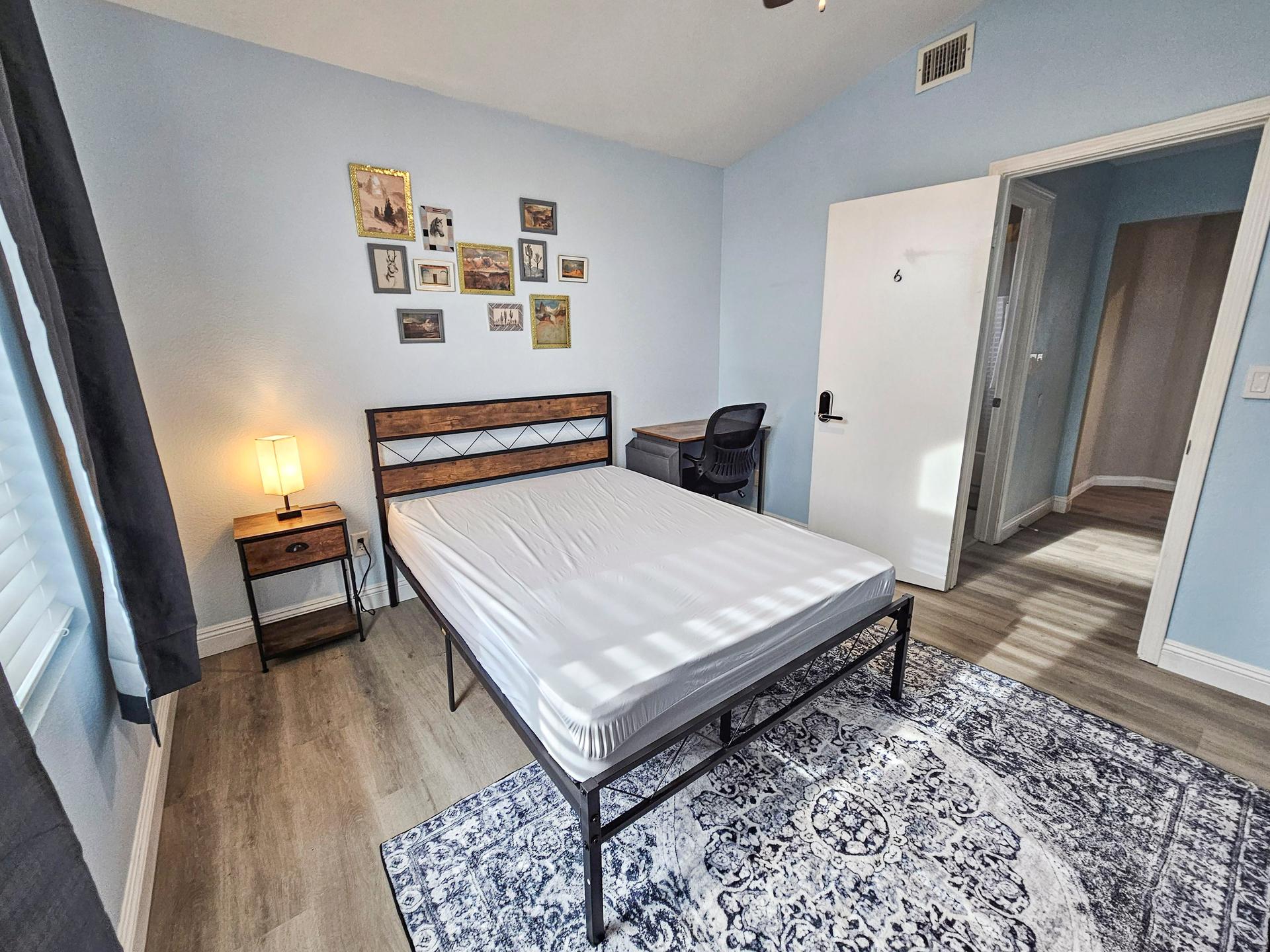 bedroom, detected:bed