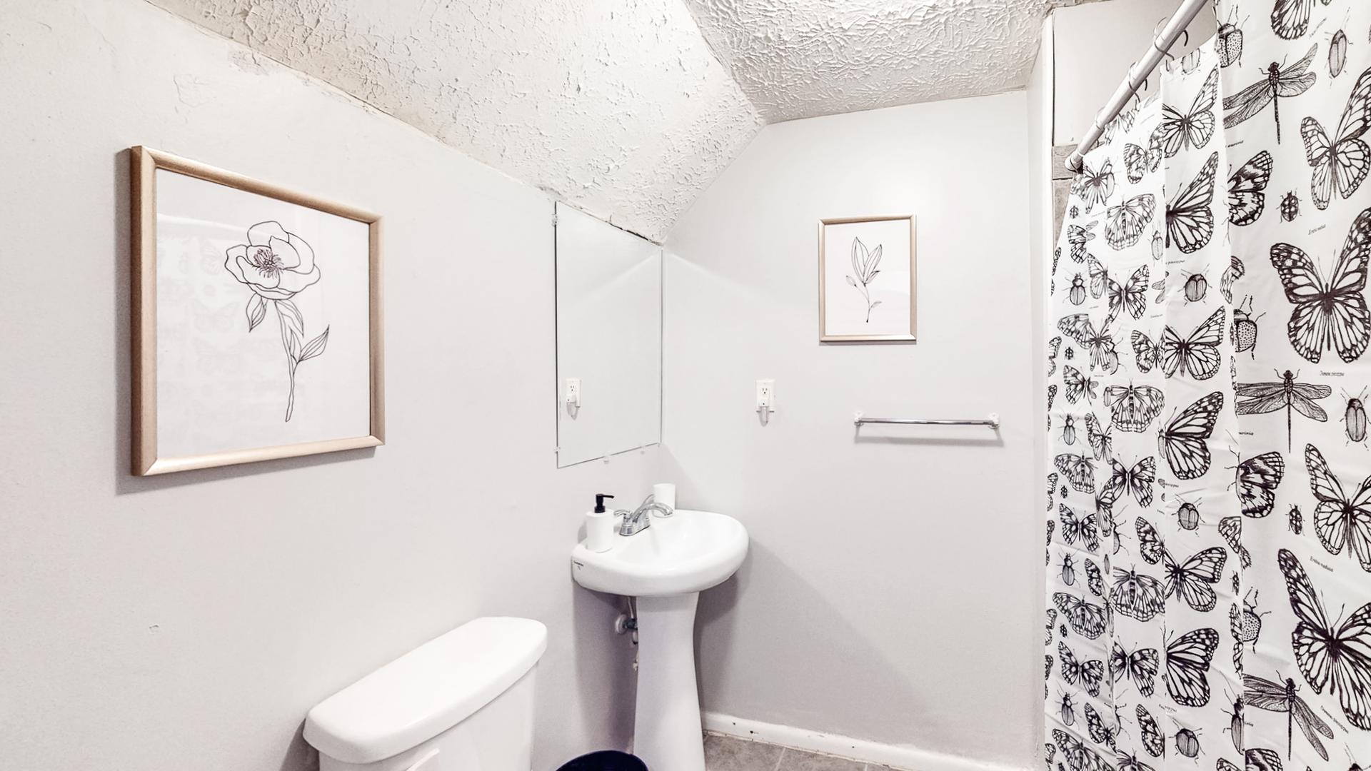 Bathroom(s)