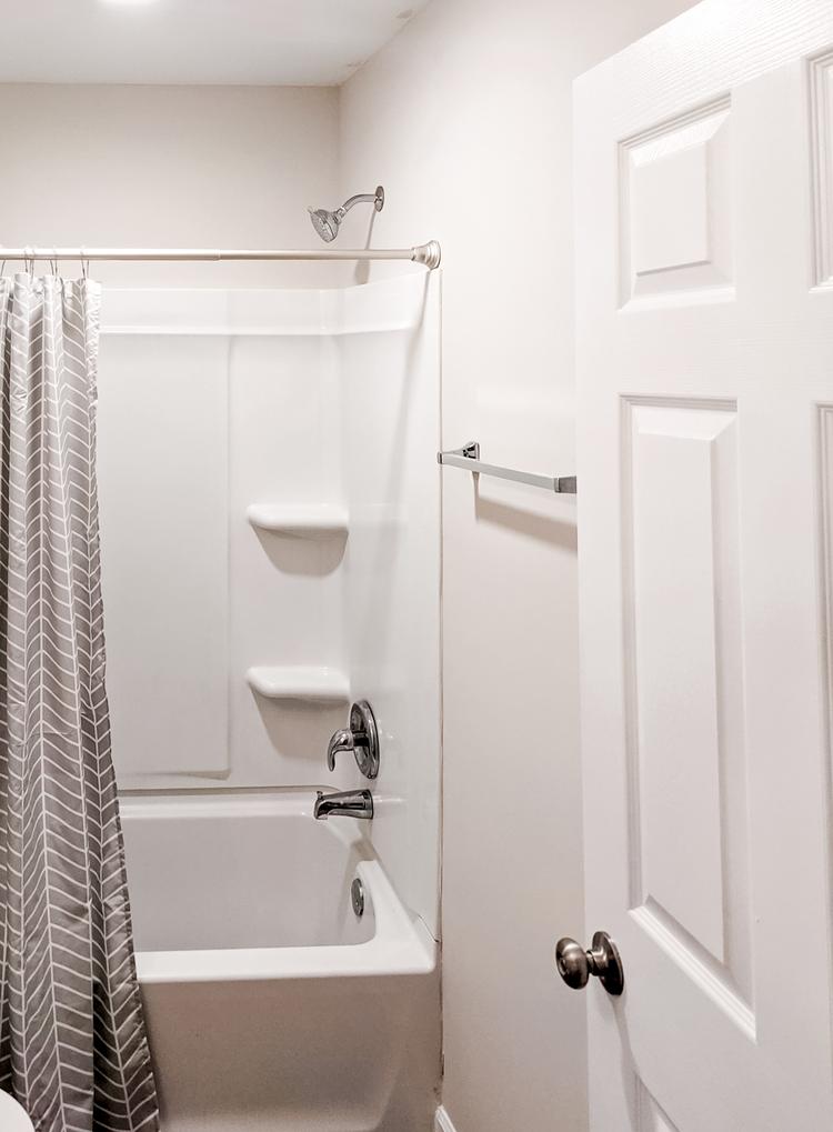 Bathroom(s)