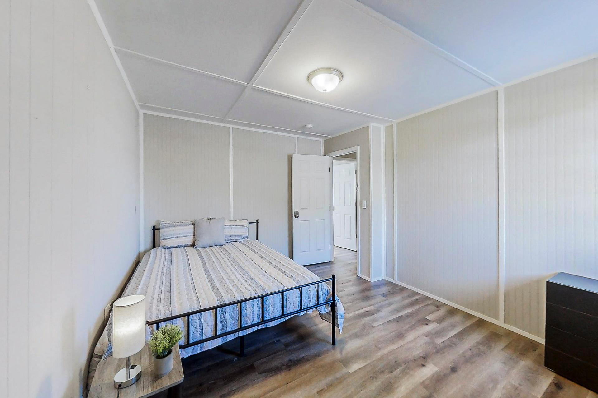 bedroom, detected:bed