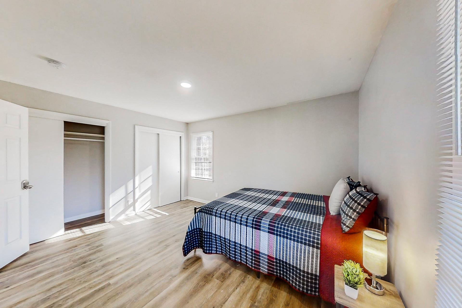 bedroom, detected:bed, window blind