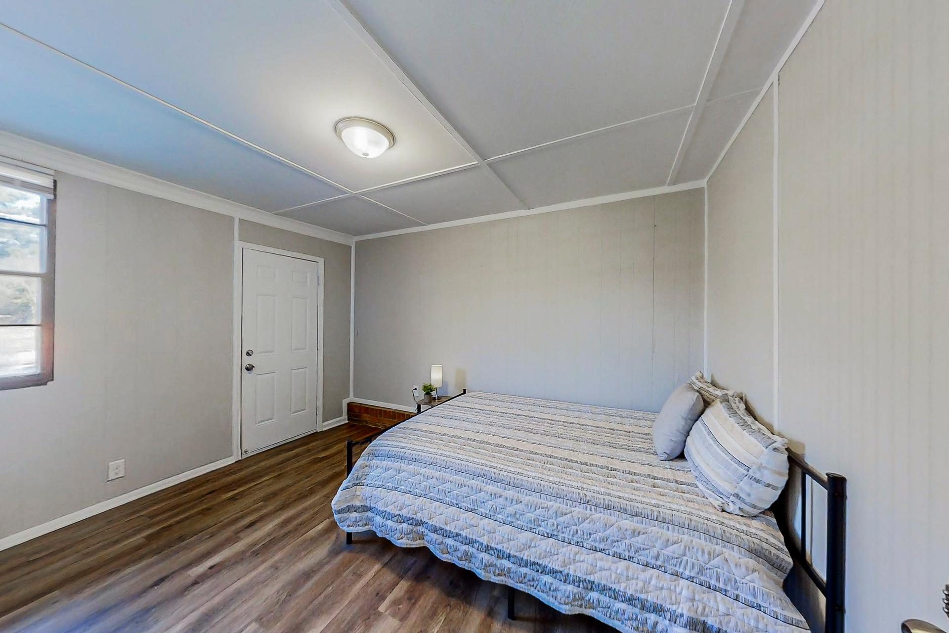 bedroom, detected:bed, window blind