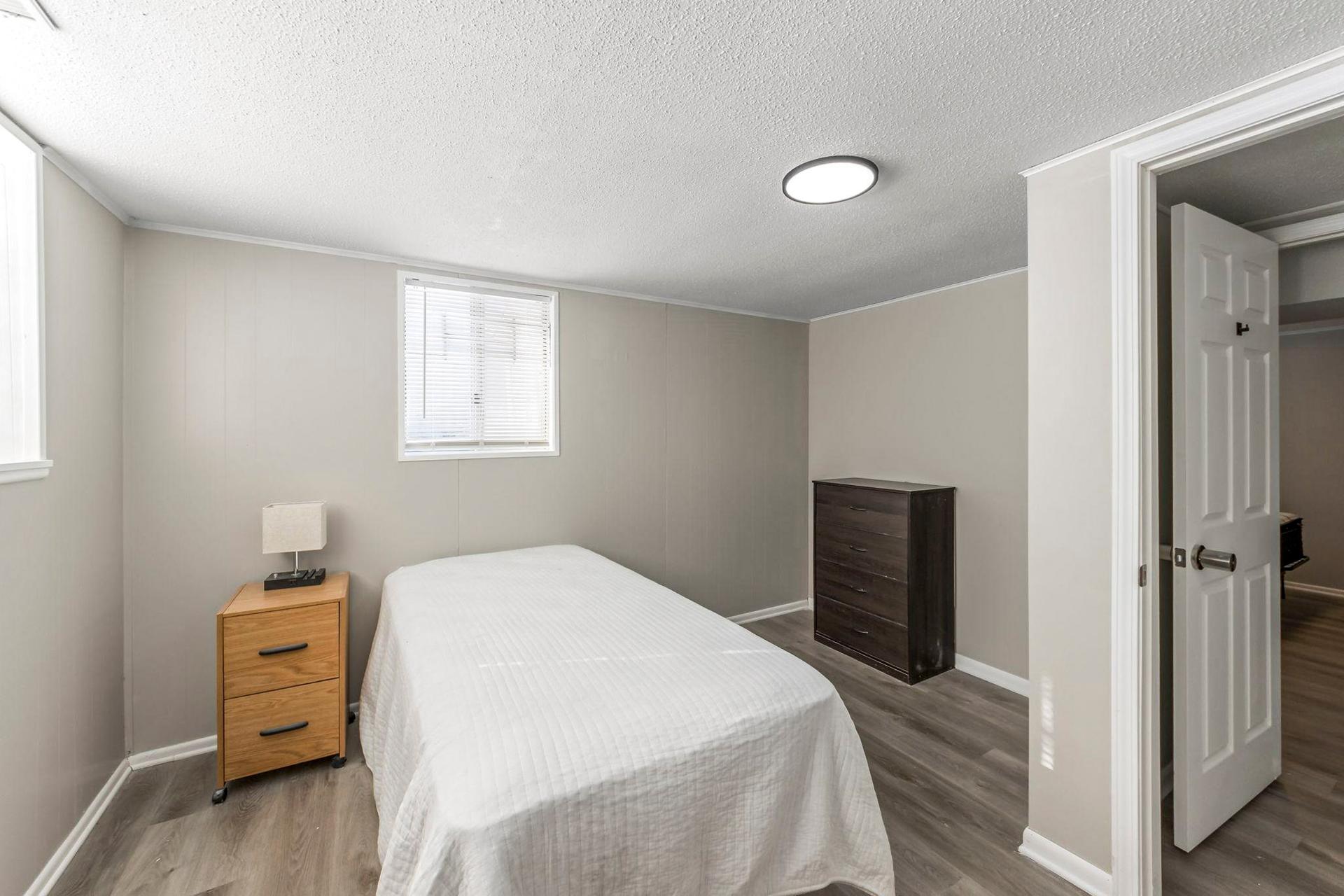 bedroom, detected:bed