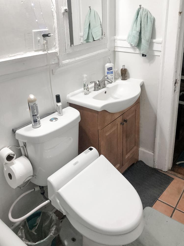 Bathroom(s)