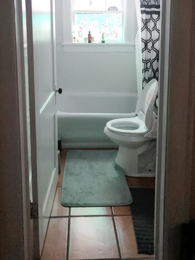 Bathroom(s)
