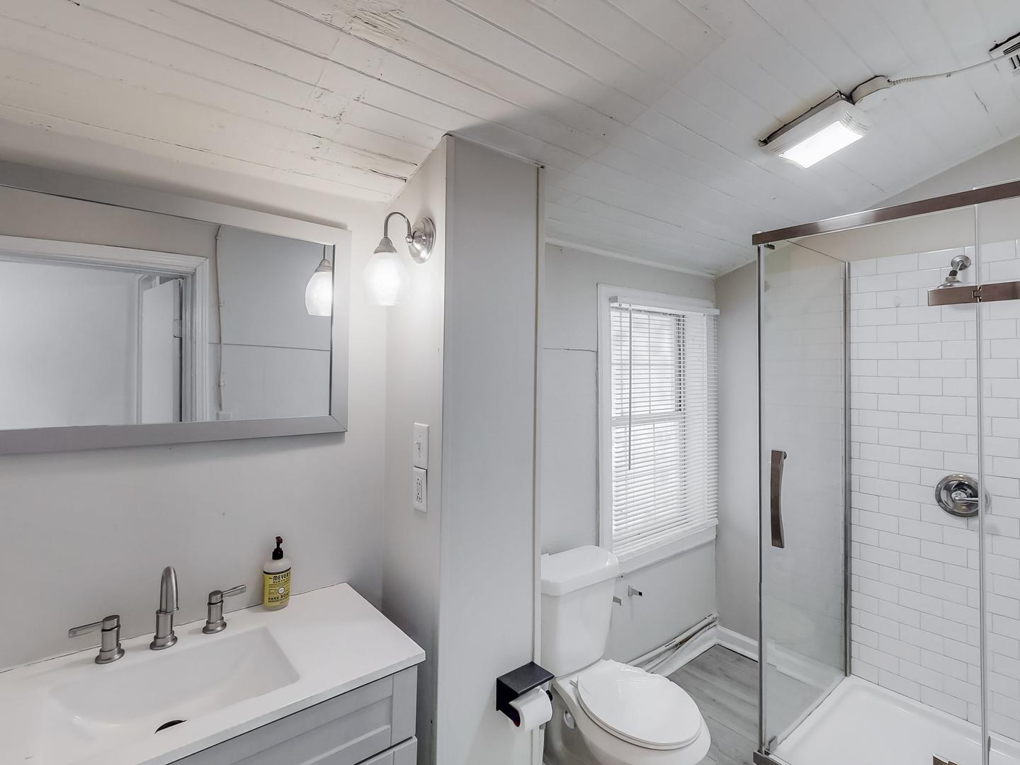 Bathroom(s)