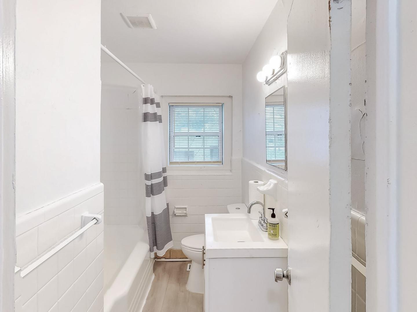 Bathroom(s)