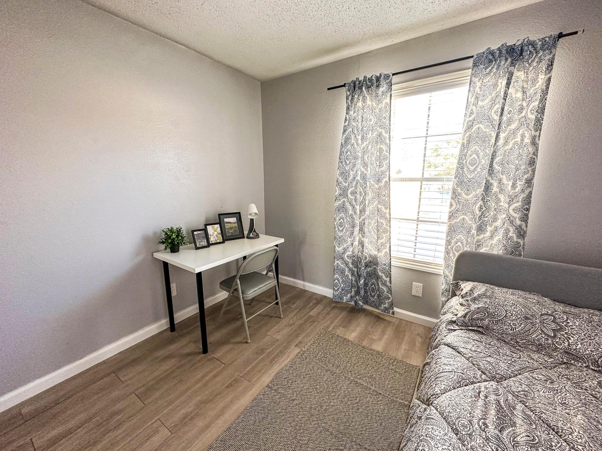 living_room, detected:window blind