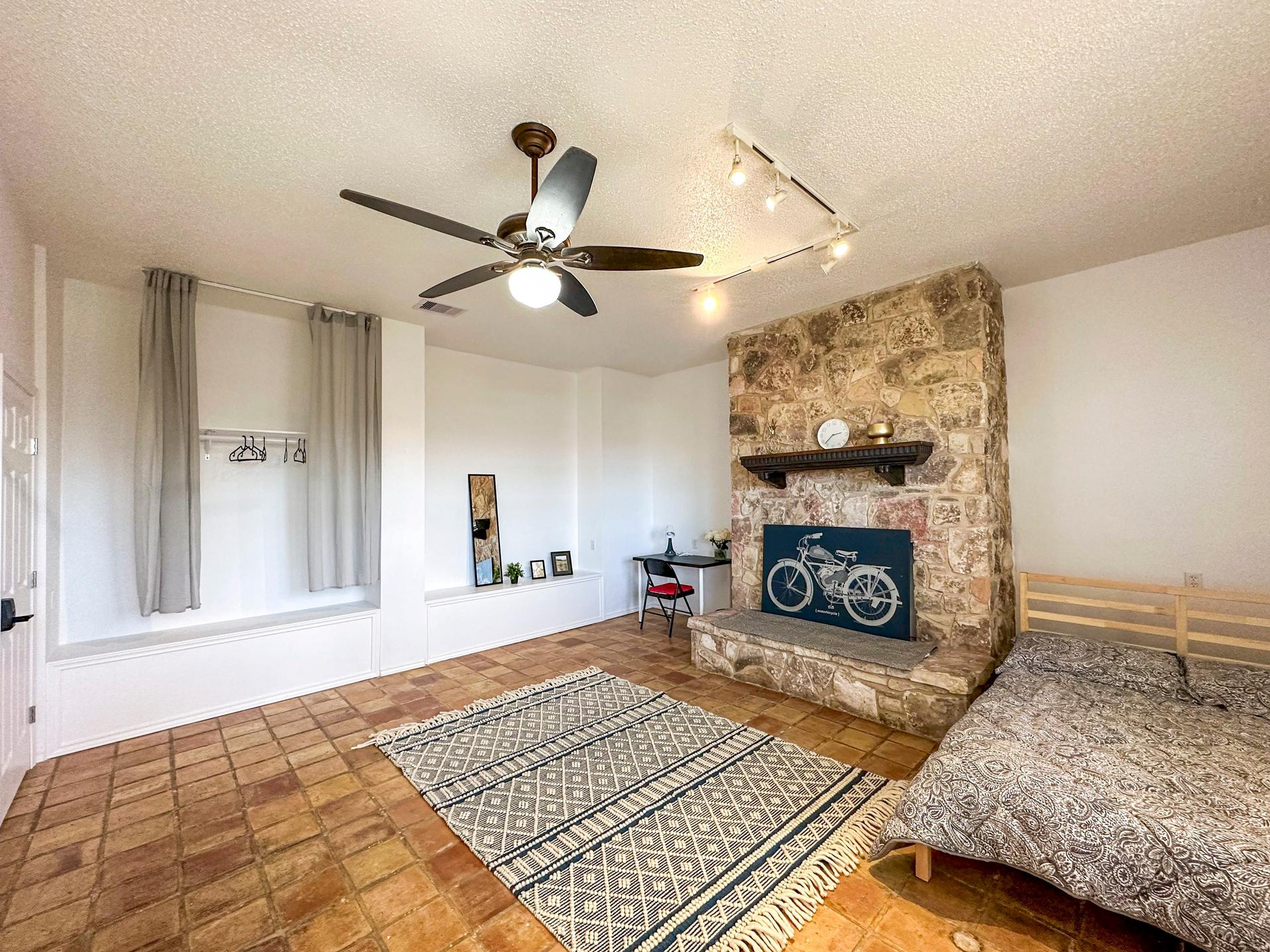 living_room, detected:ceiling fan, window blind