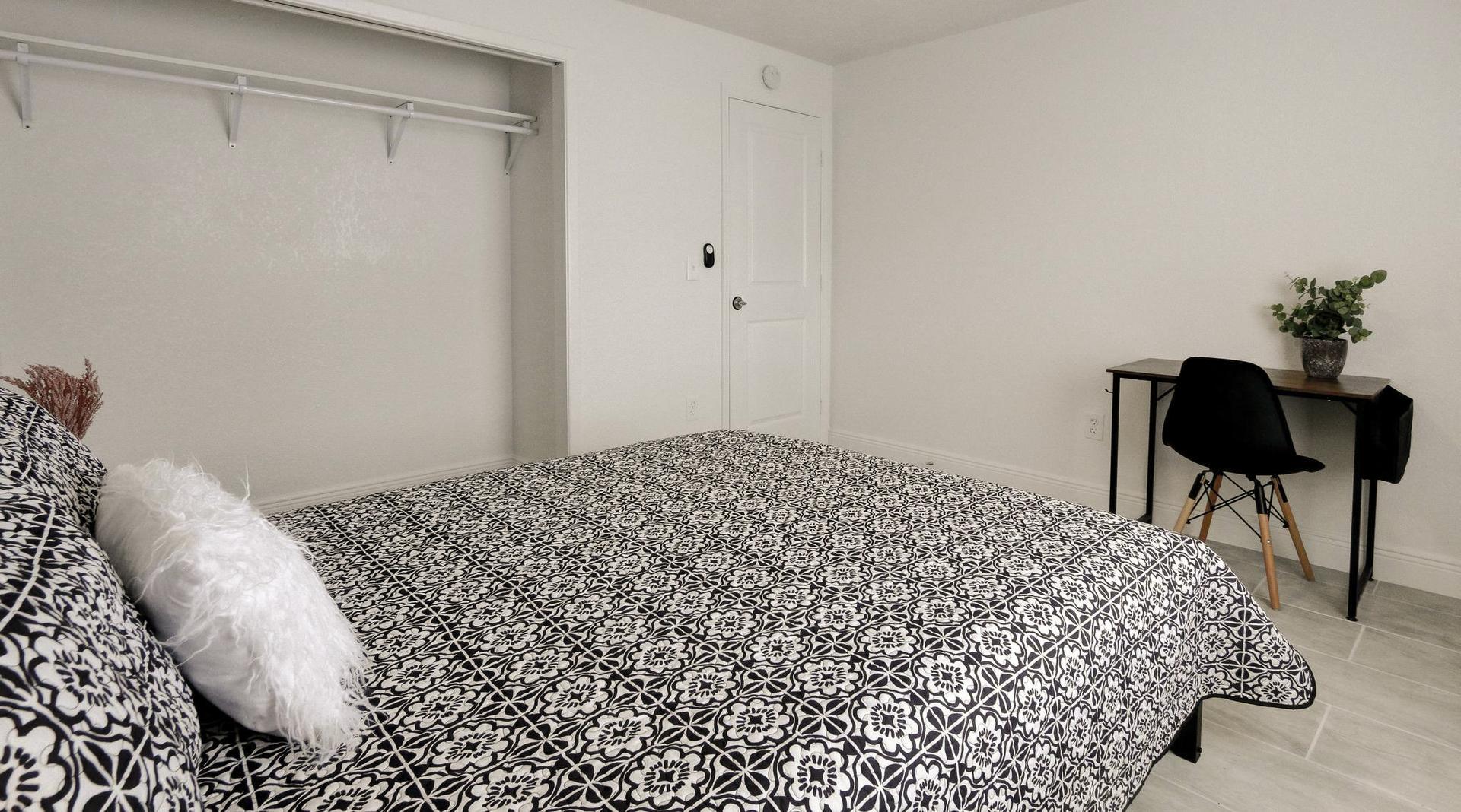 bedroom, detected:bed