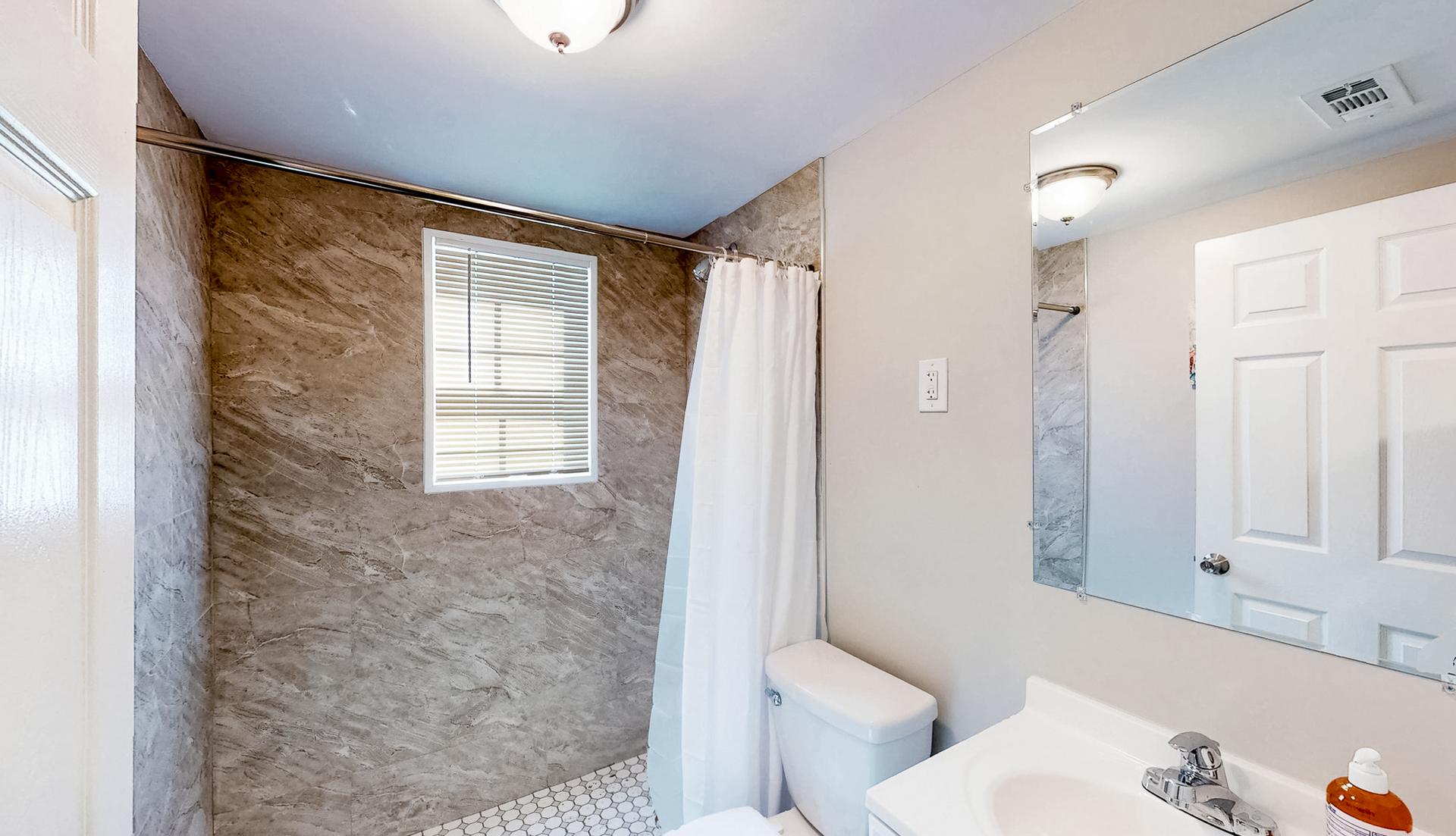 Bathroom(s)