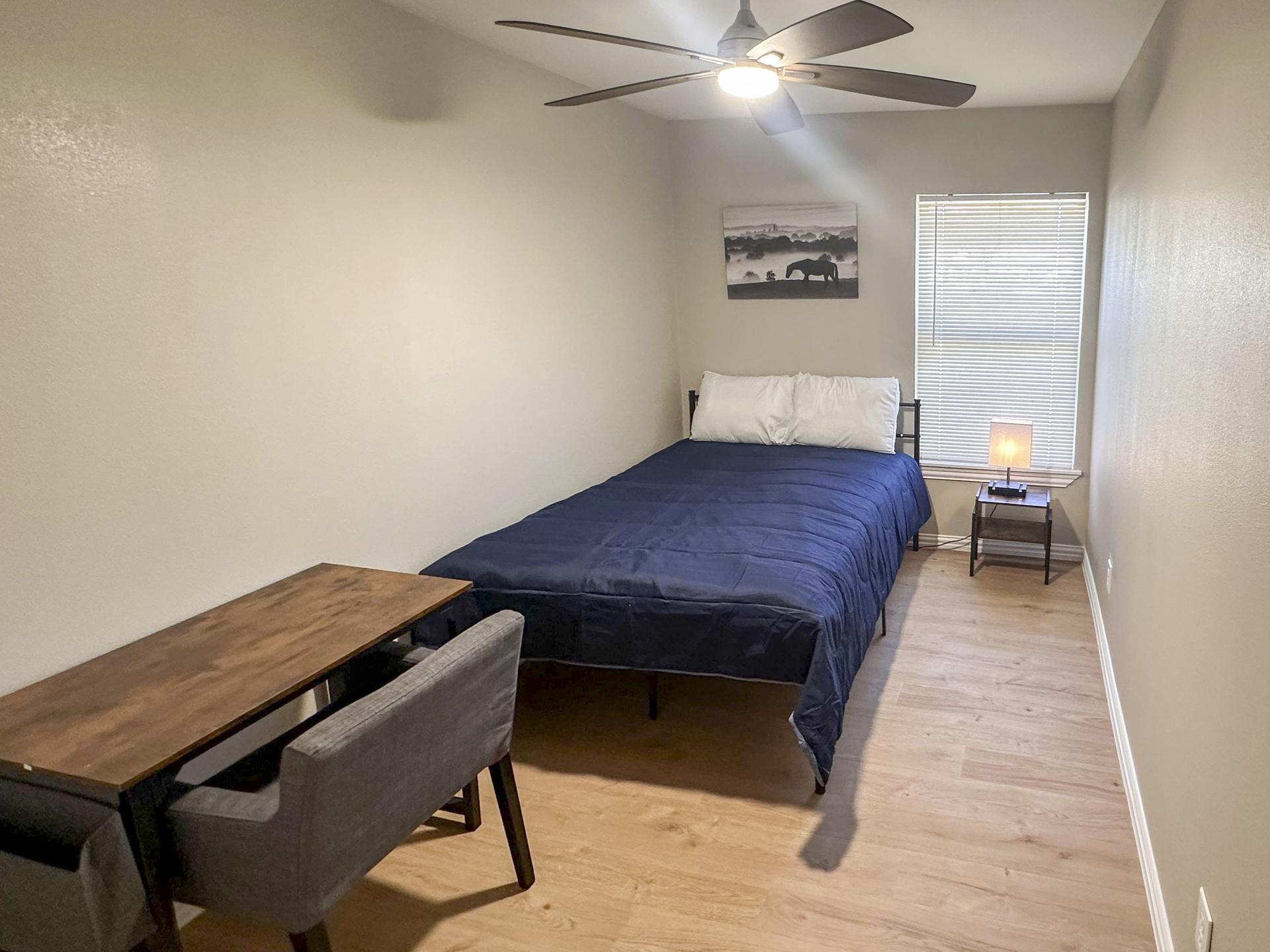 bedroom, detected:ceiling fan, bed