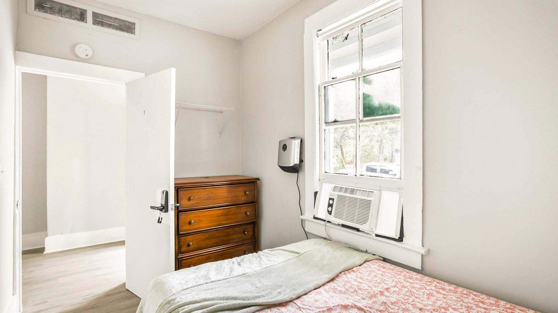 bedroom, detected:bed