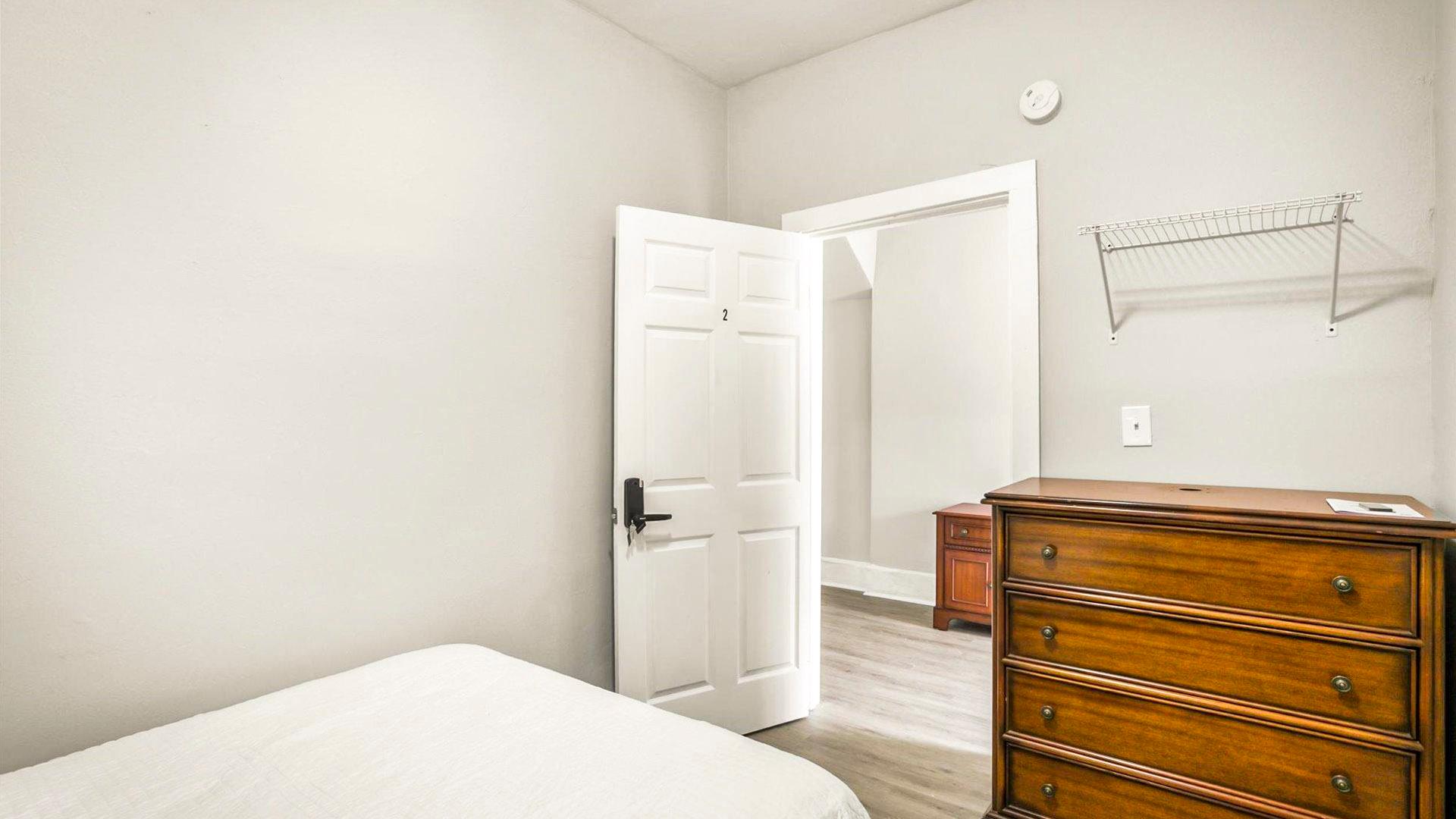 bedroom, detected:bed