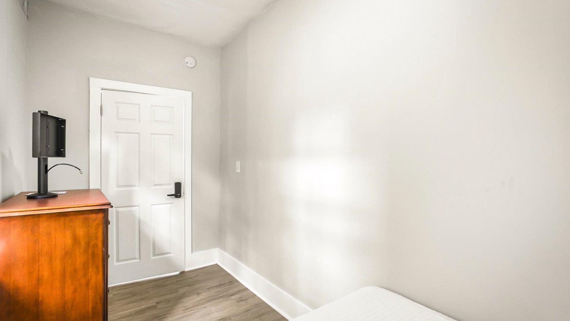 bedroom, detected:bed