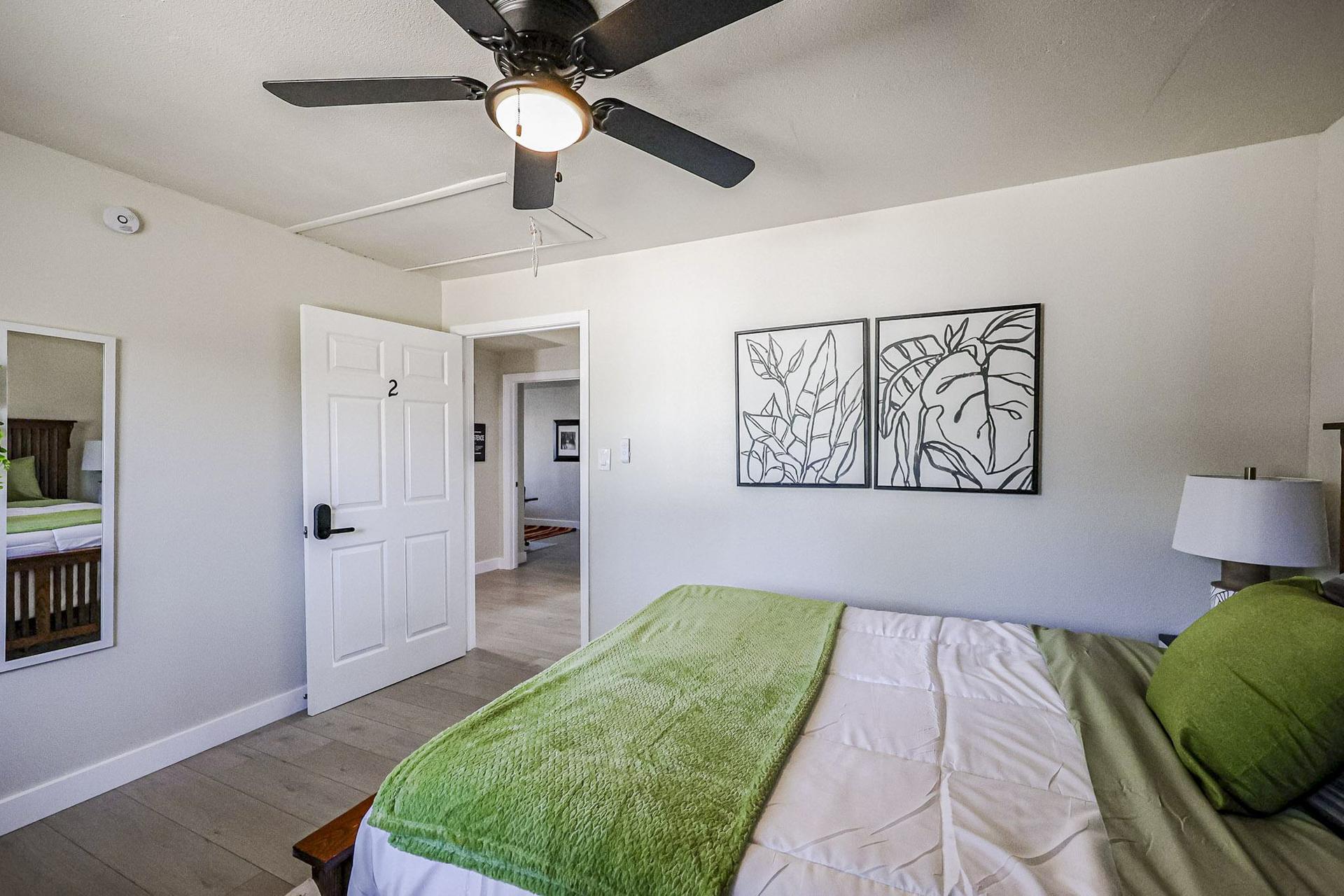 bedroom, detected:ceiling fan, bed