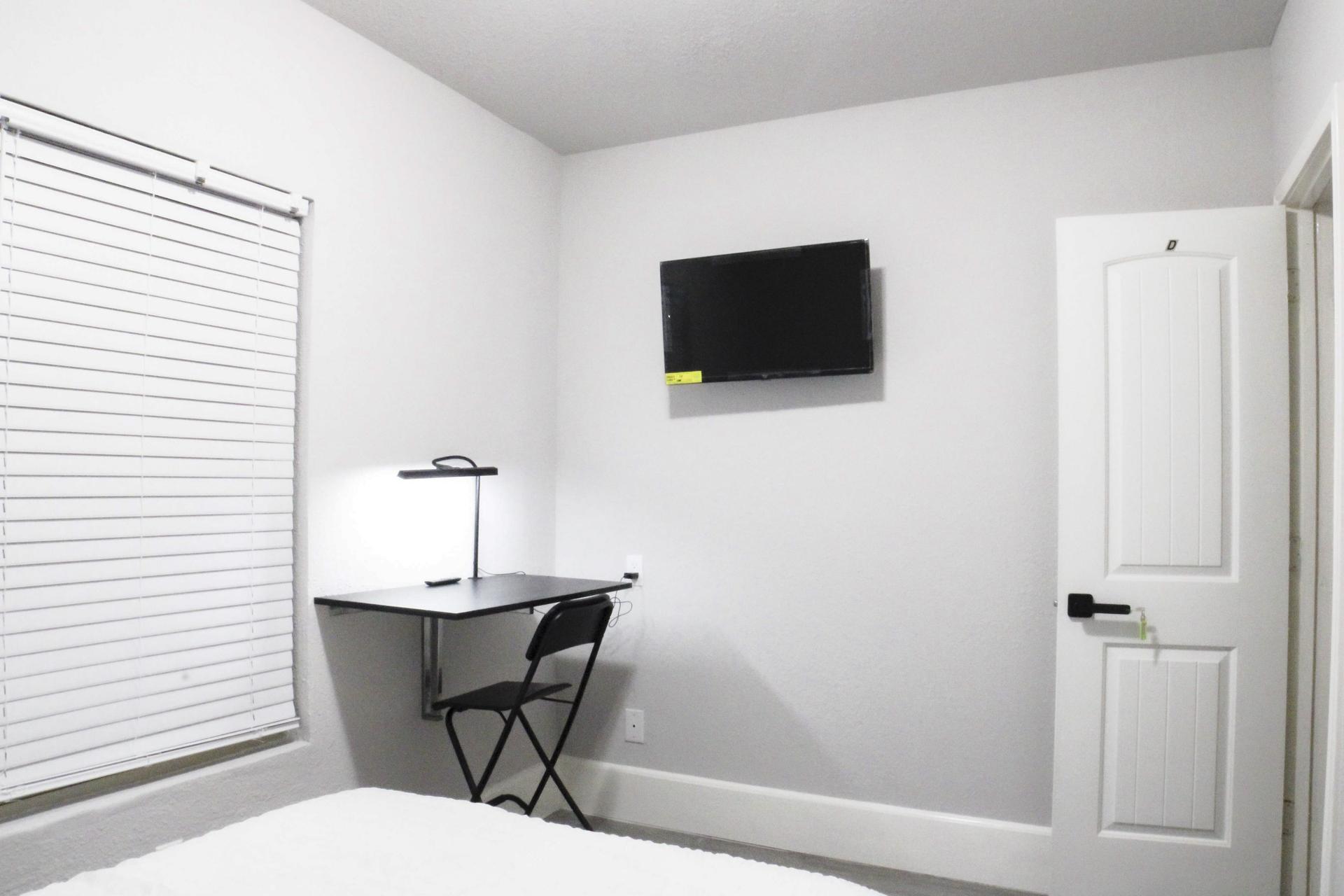 living_room, detected:window blind