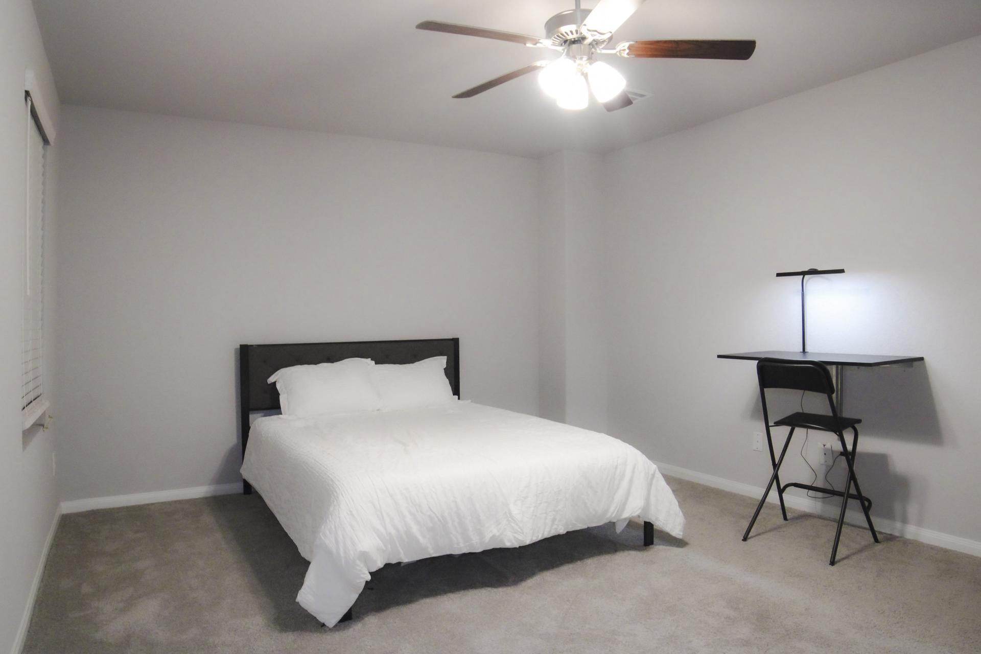 bedroom, detected:ceiling fan, bed