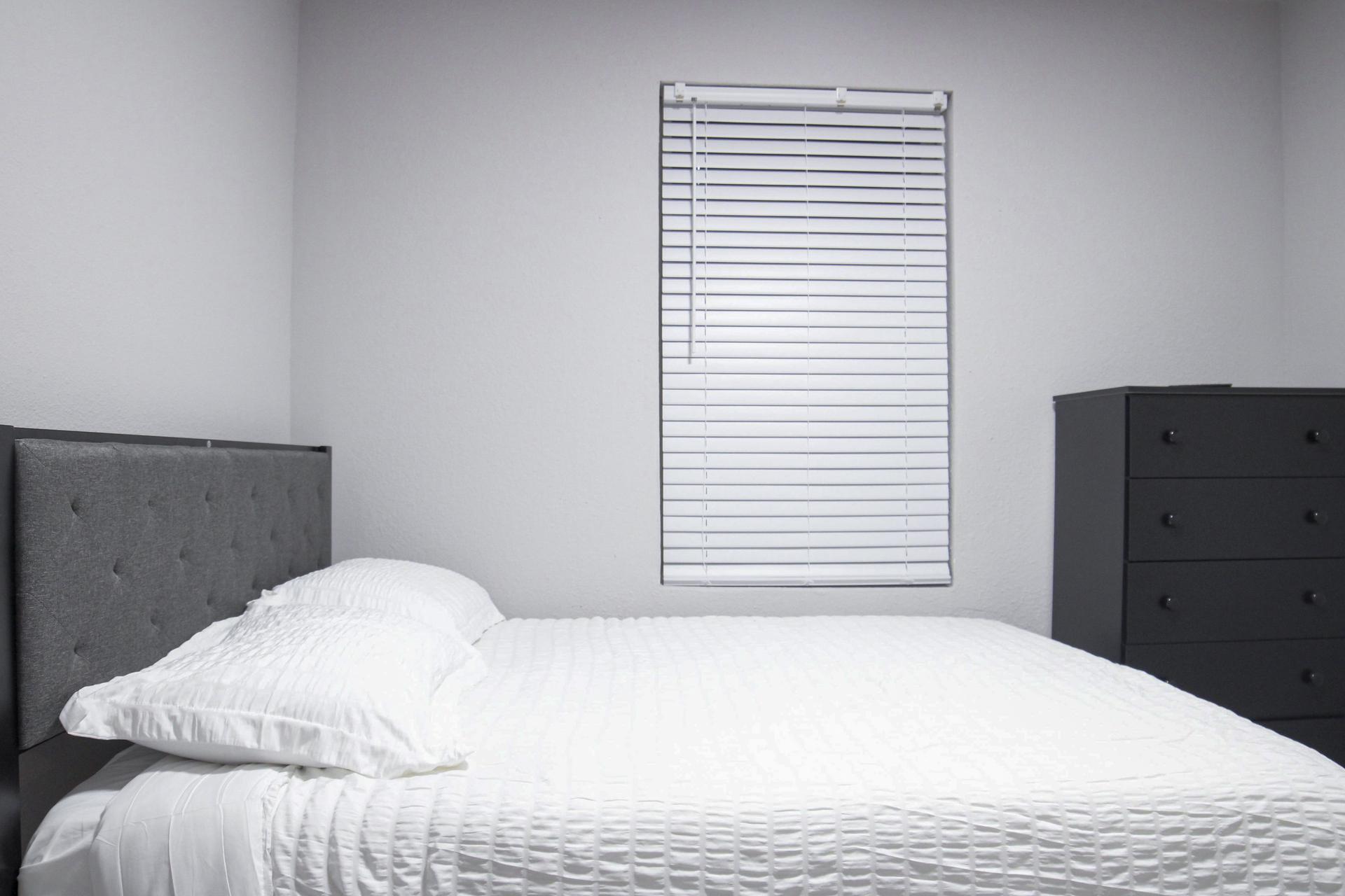 bedroom, detected:bed, window blind