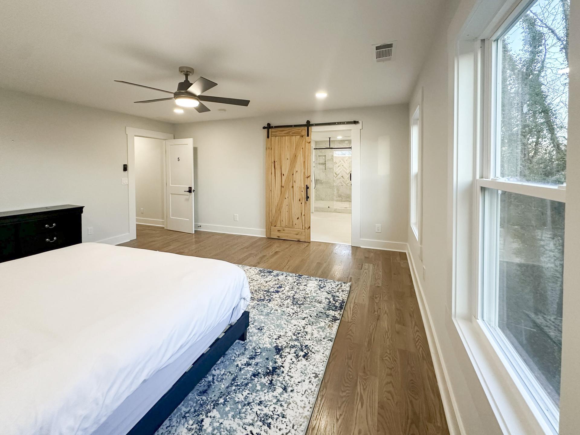 bedroom, detected:ceiling fan, bed