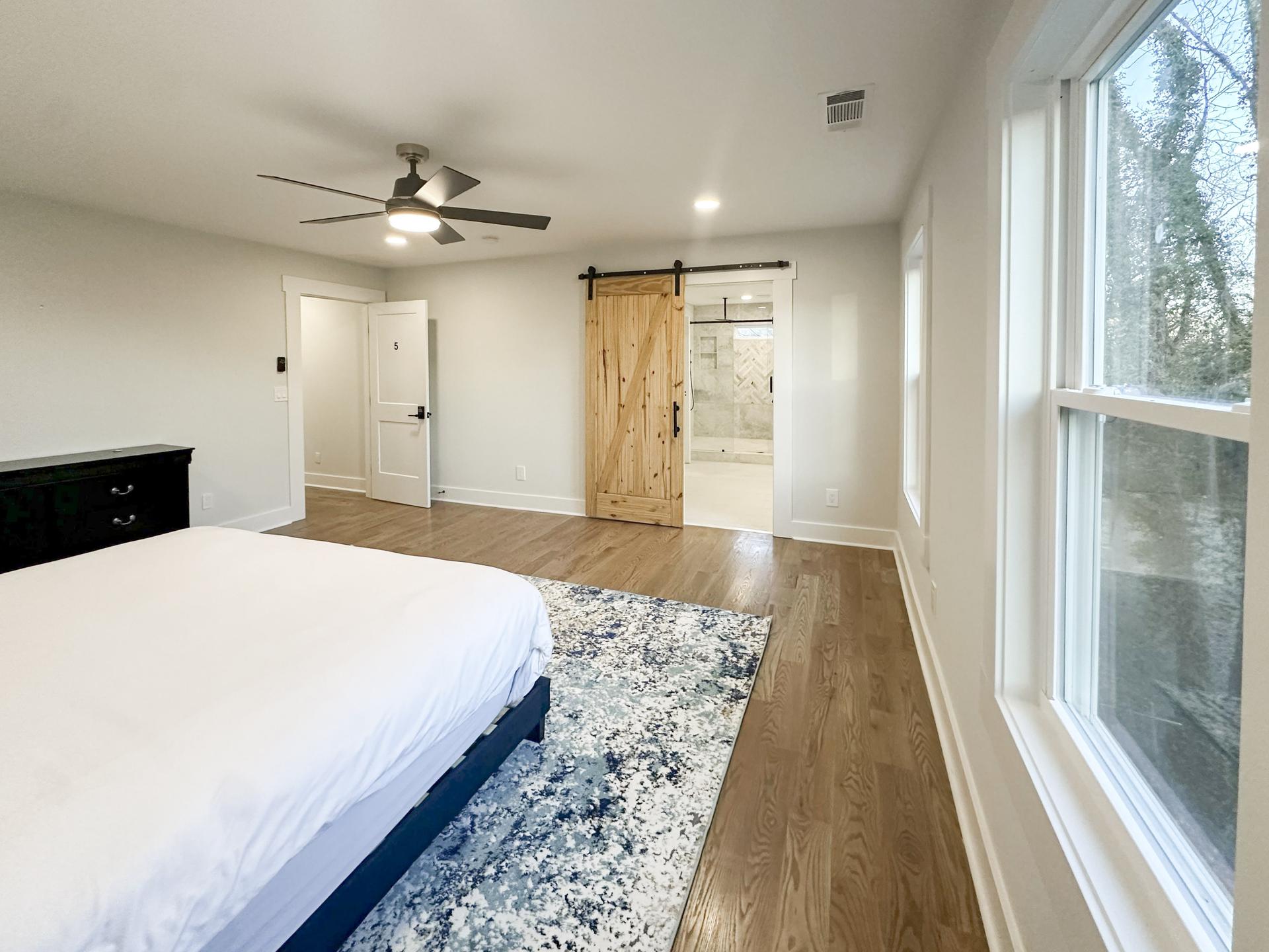 bedroom, detected:ceiling fan, bed