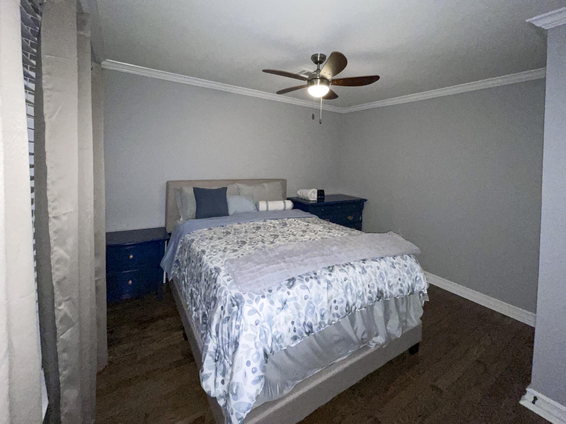 bedroom, detected:ceiling fan, bed