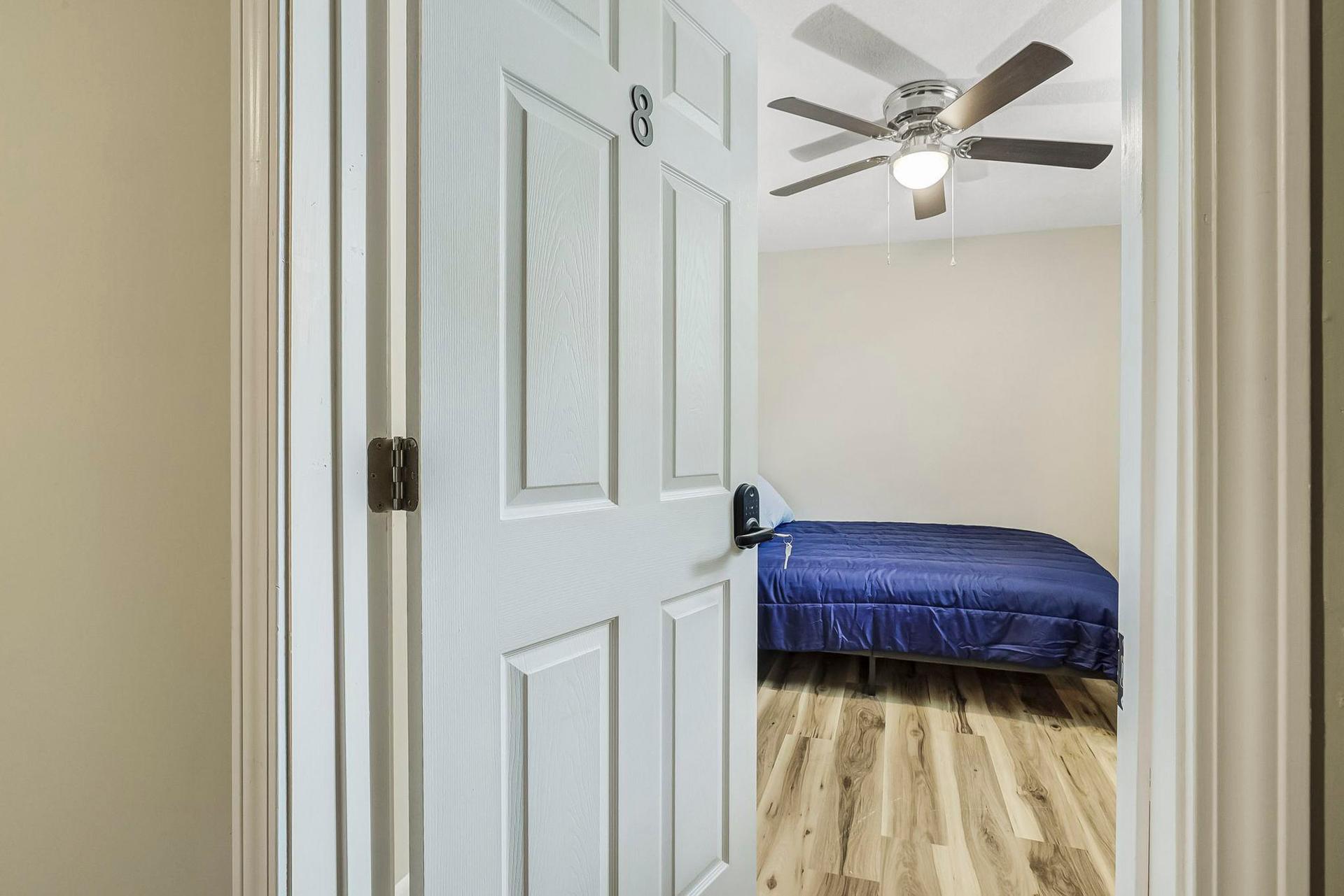 bedroom, detected:ceiling fan, bed