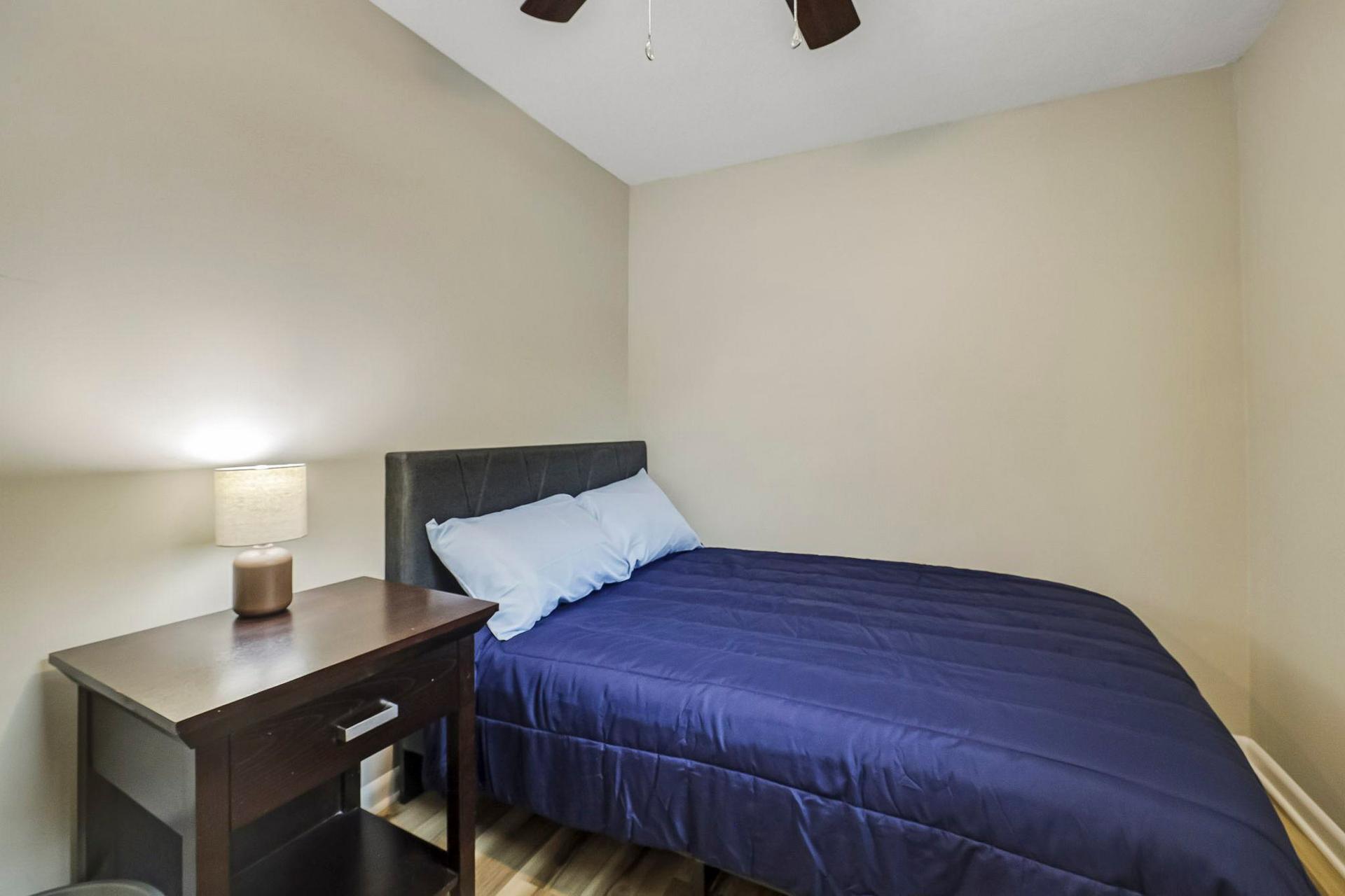 bedroom, detected:ceiling fan, bed